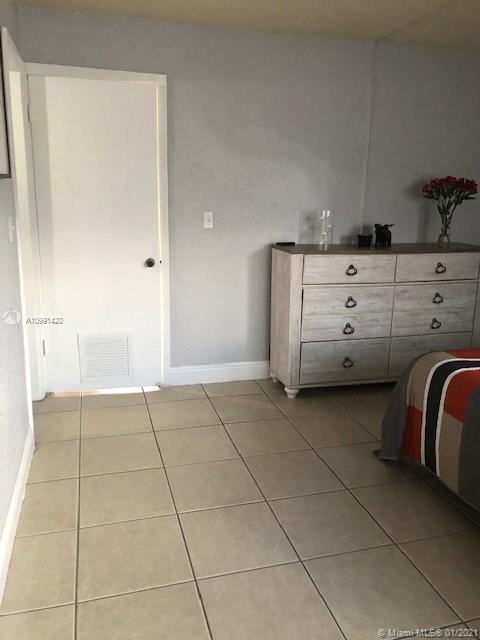 VILLAS OF WEST BIRD CONDO - Residential