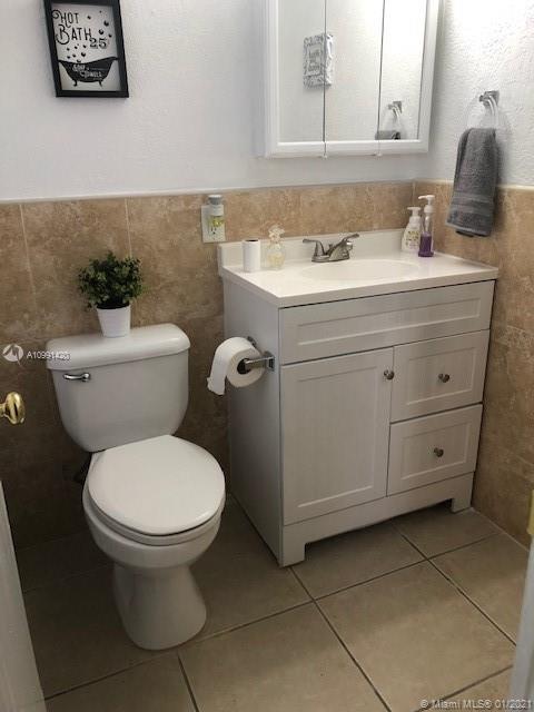 VILLAS OF WEST BIRD CONDO - Residential