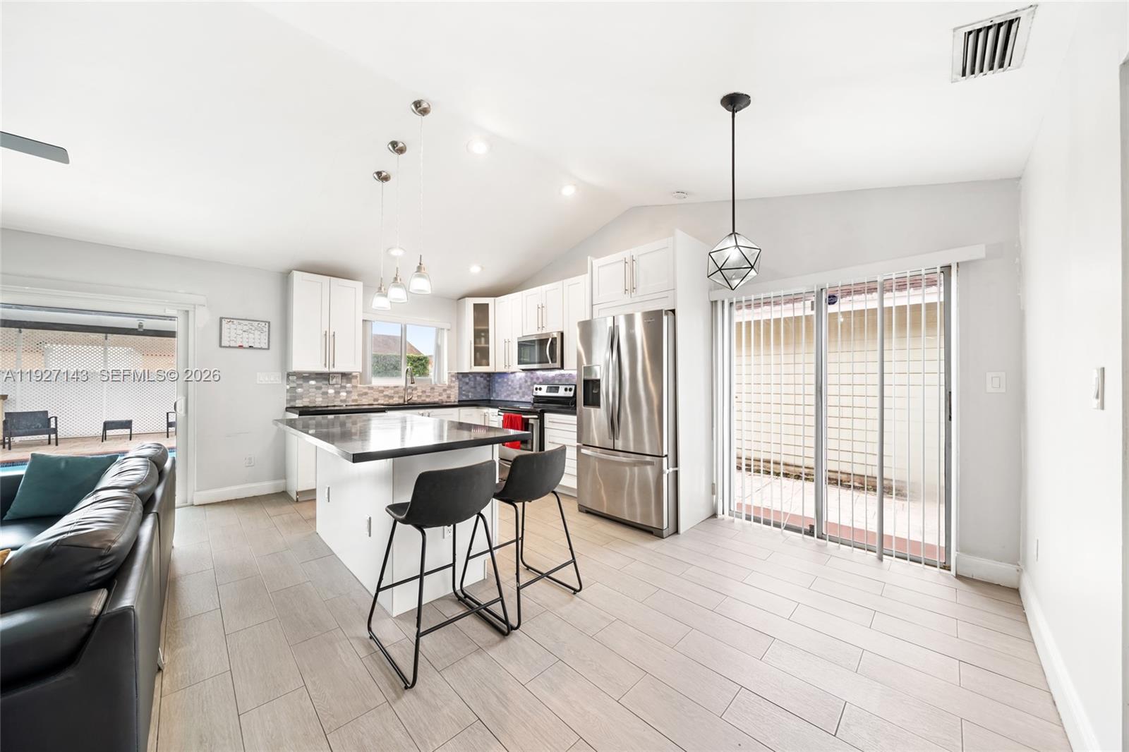 ROYAL GLEN - Residential