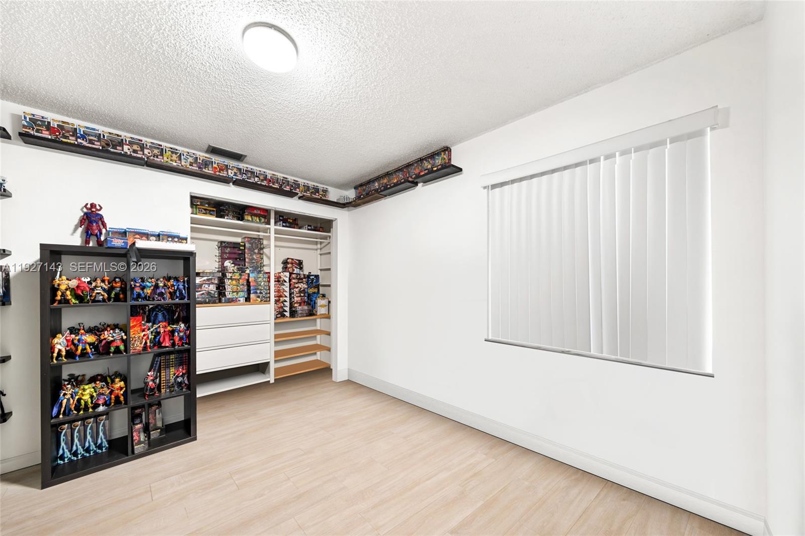 ROYAL GLEN - Residential