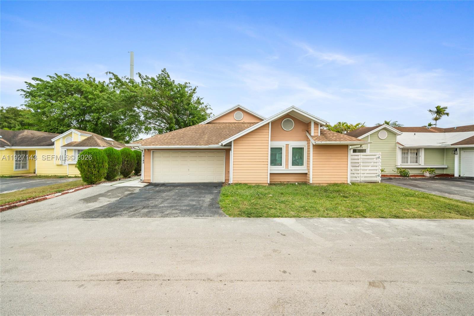 ROYAL GLEN - Residential