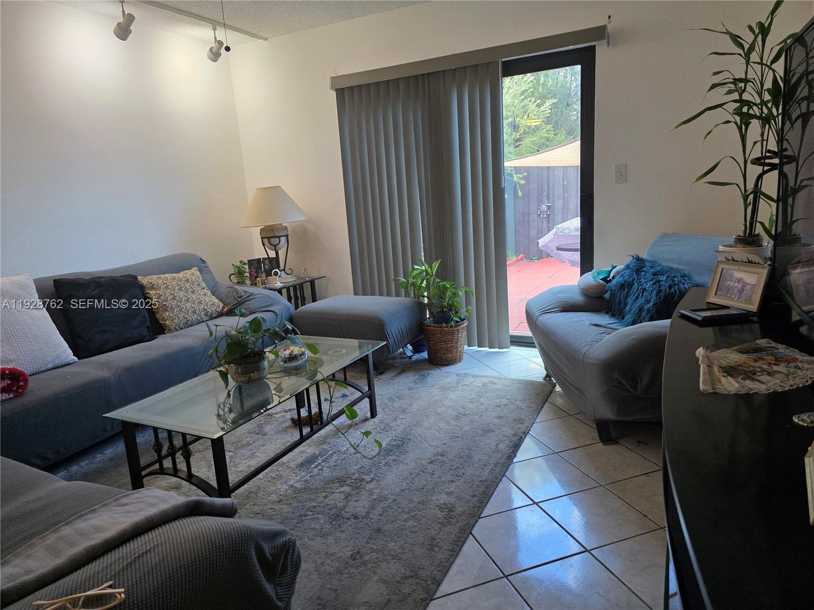 GARDENS AT KENDALE LAKES - Residential Lease