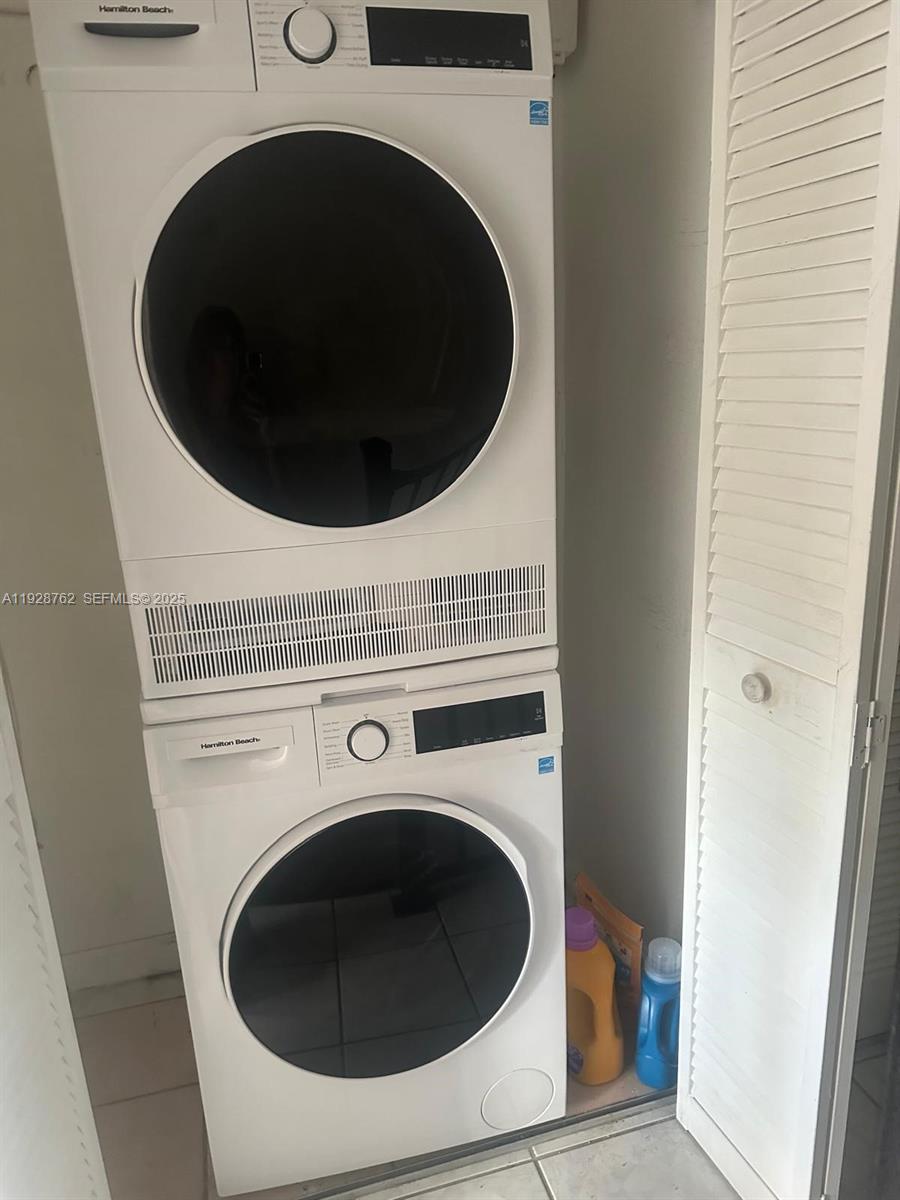 GARDENS AT KENDALE LAKES - Residential Lease