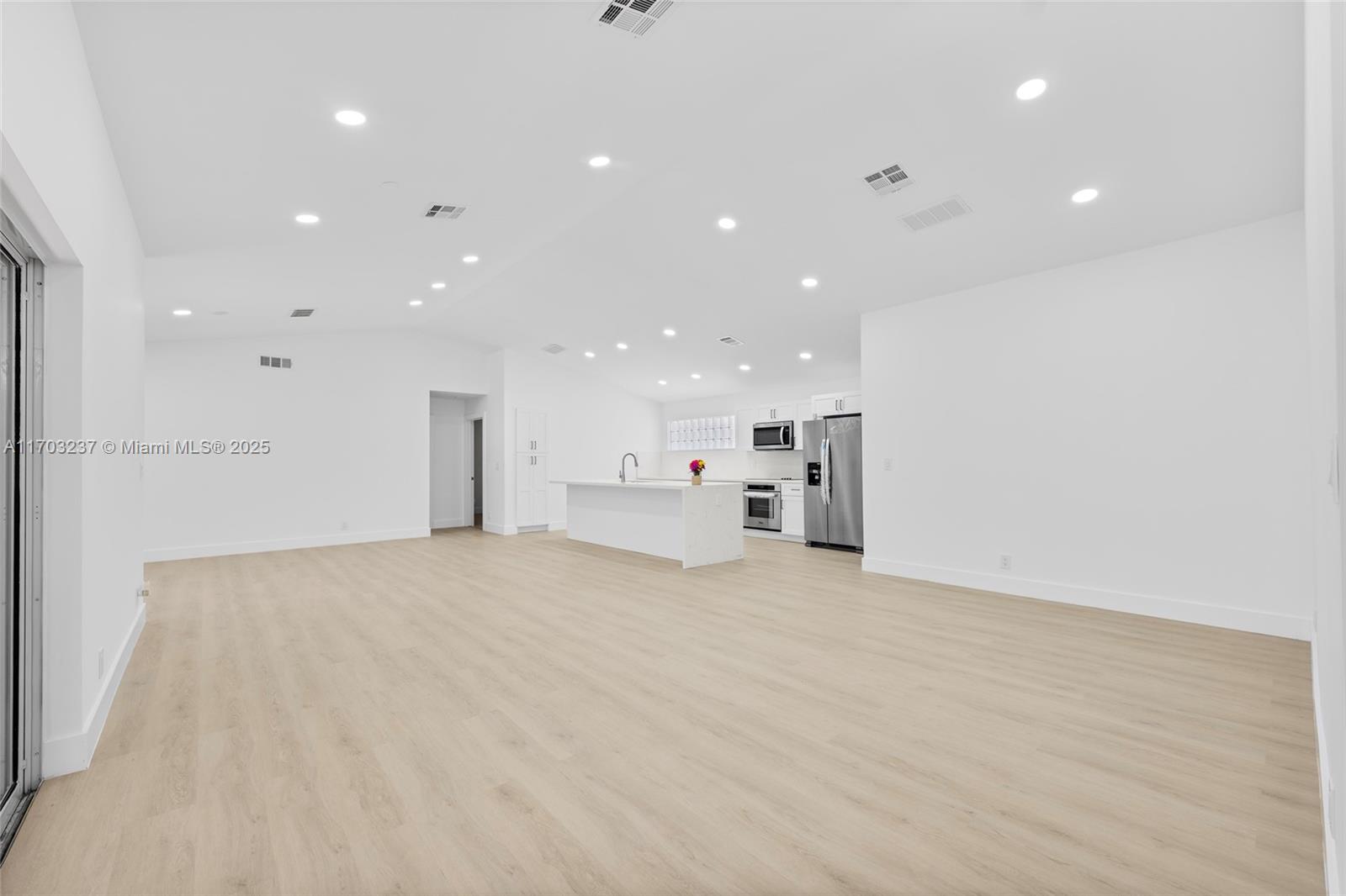 PALM ISLES - Residential