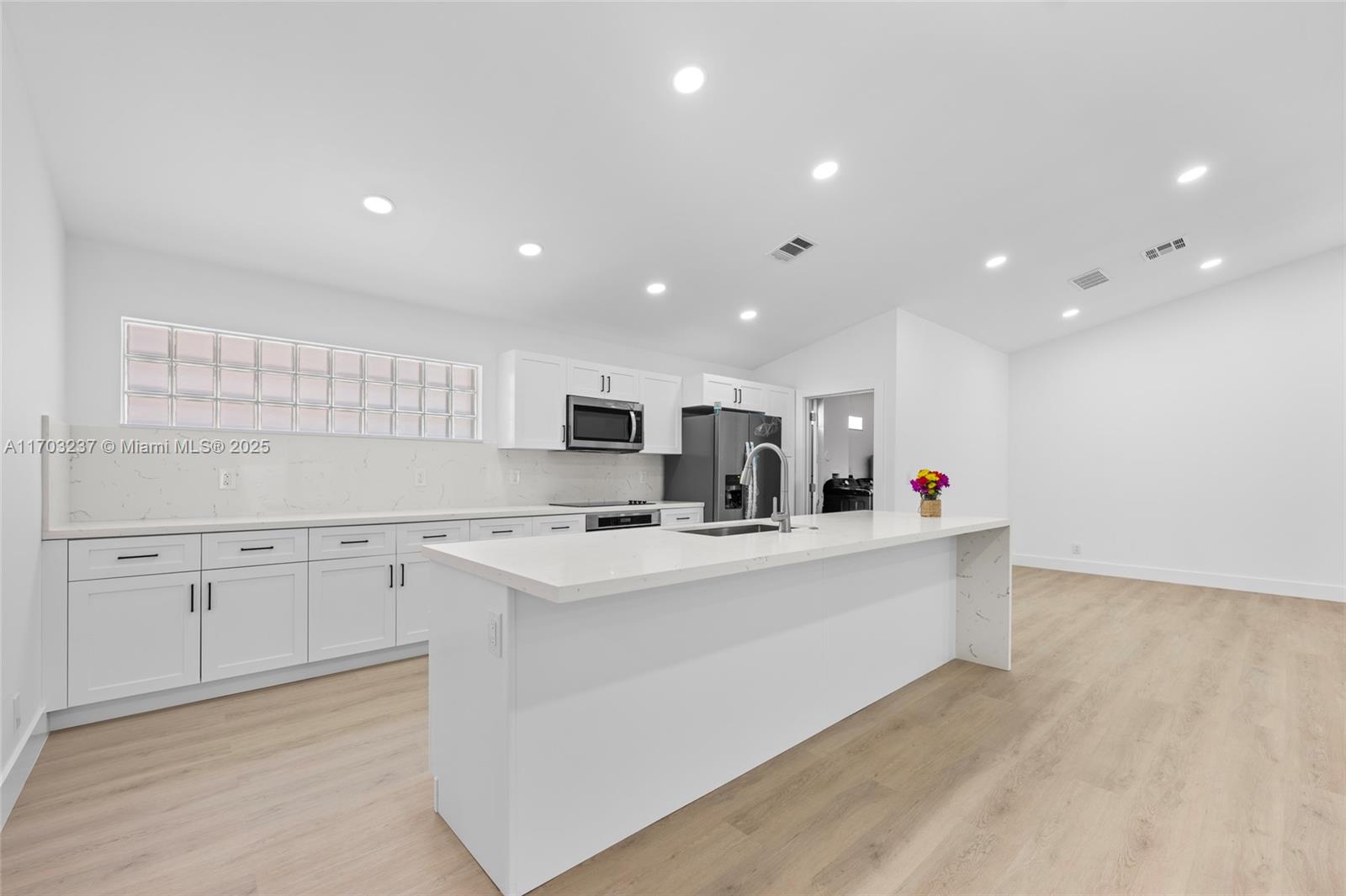 PALM ISLES - Residential