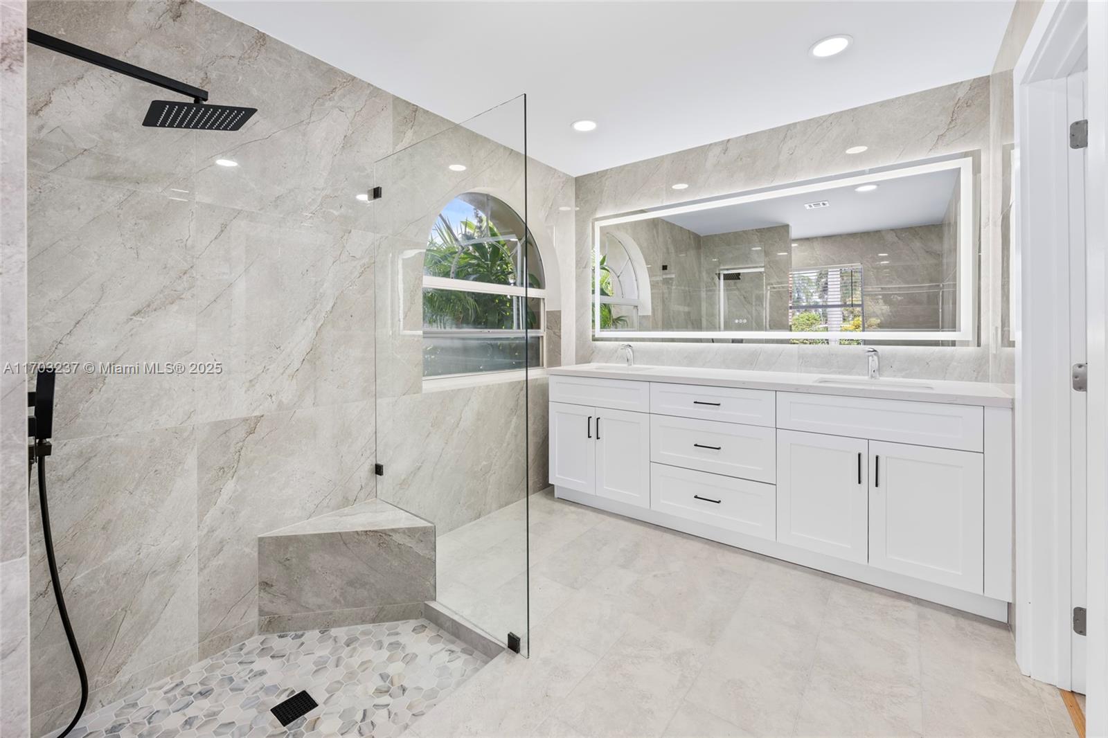PALM ISLES - Residential