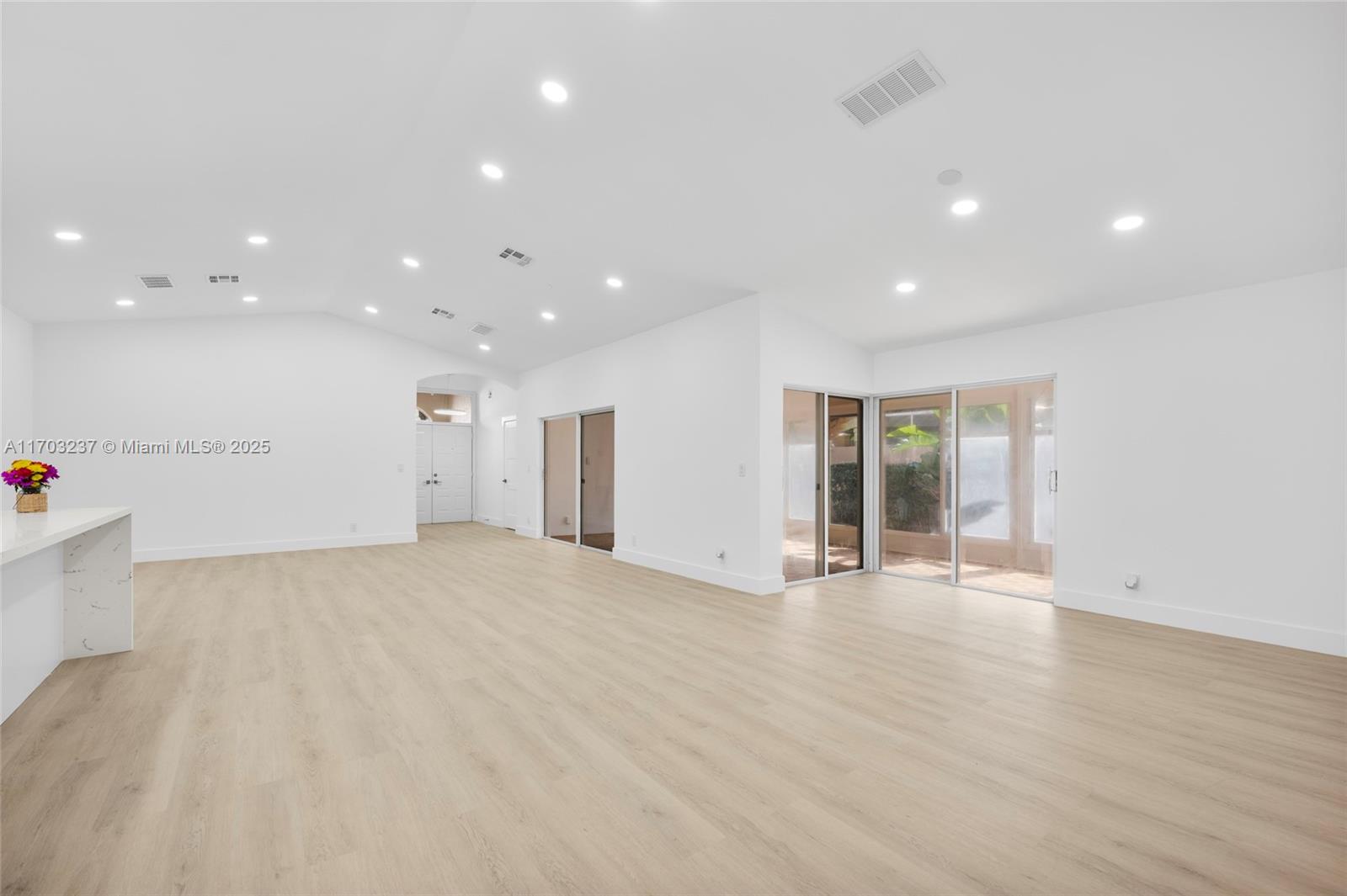 PALM ISLES - Residential