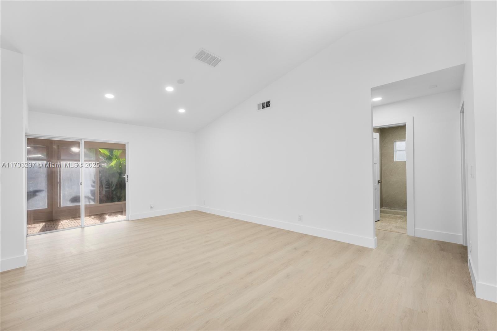 PALM ISLES - Residential
