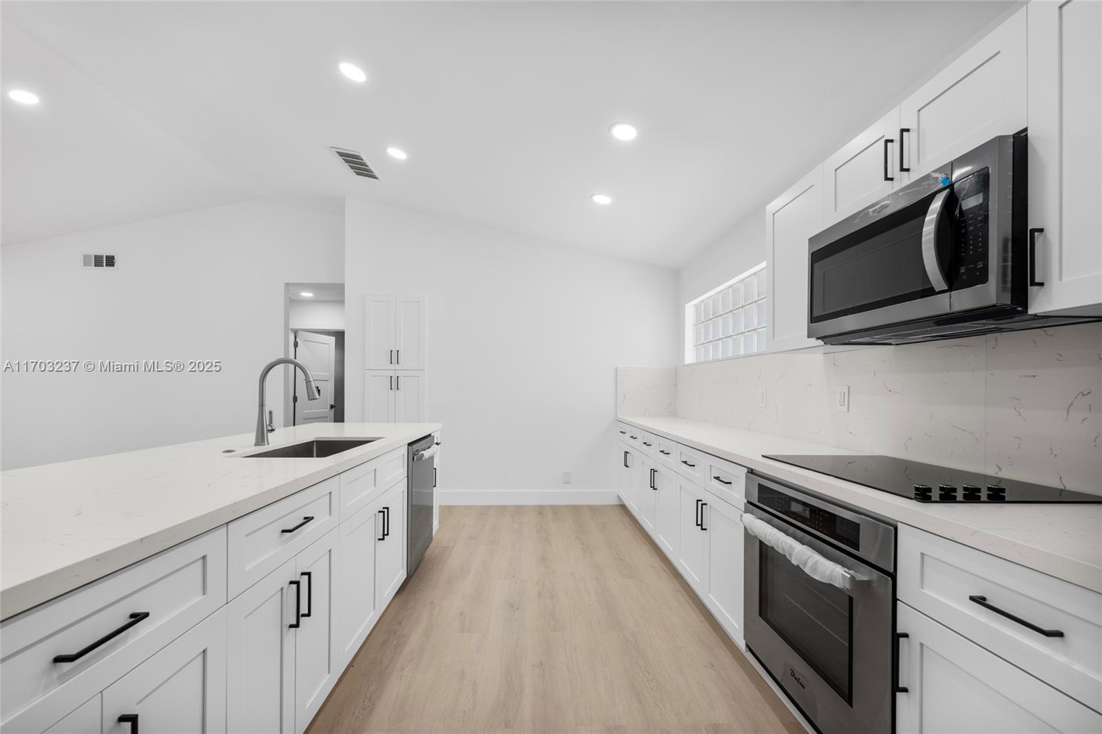 PALM ISLES - Residential