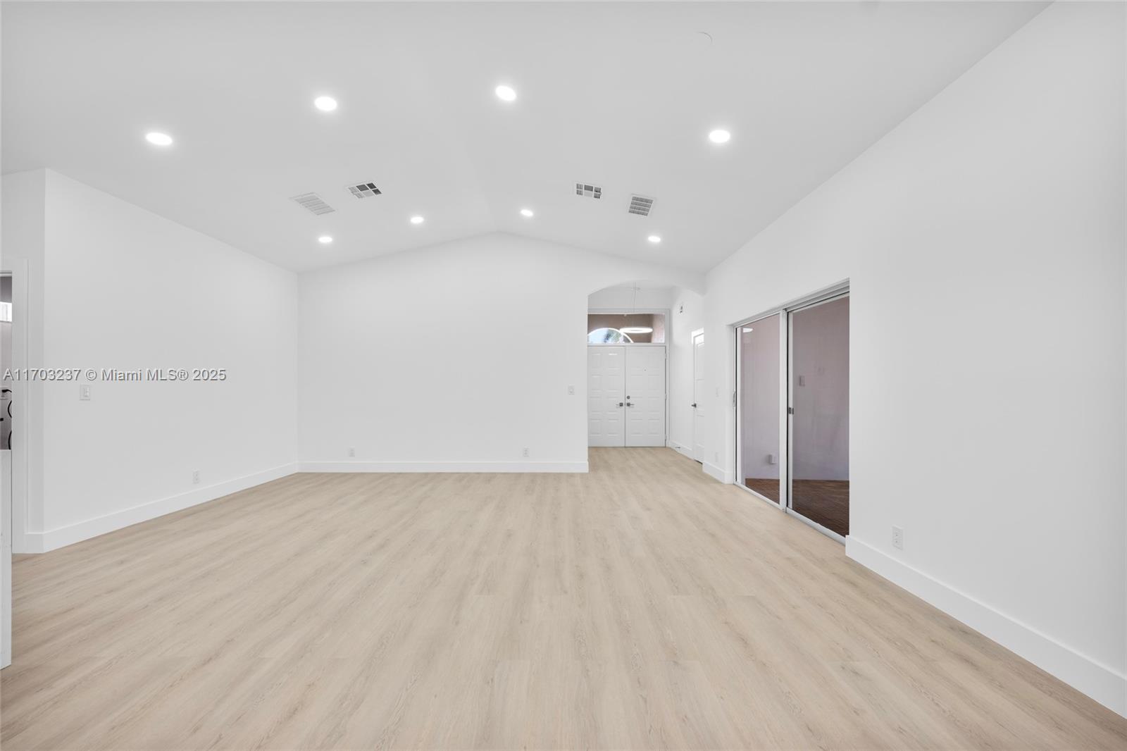 PALM ISLES - Residential