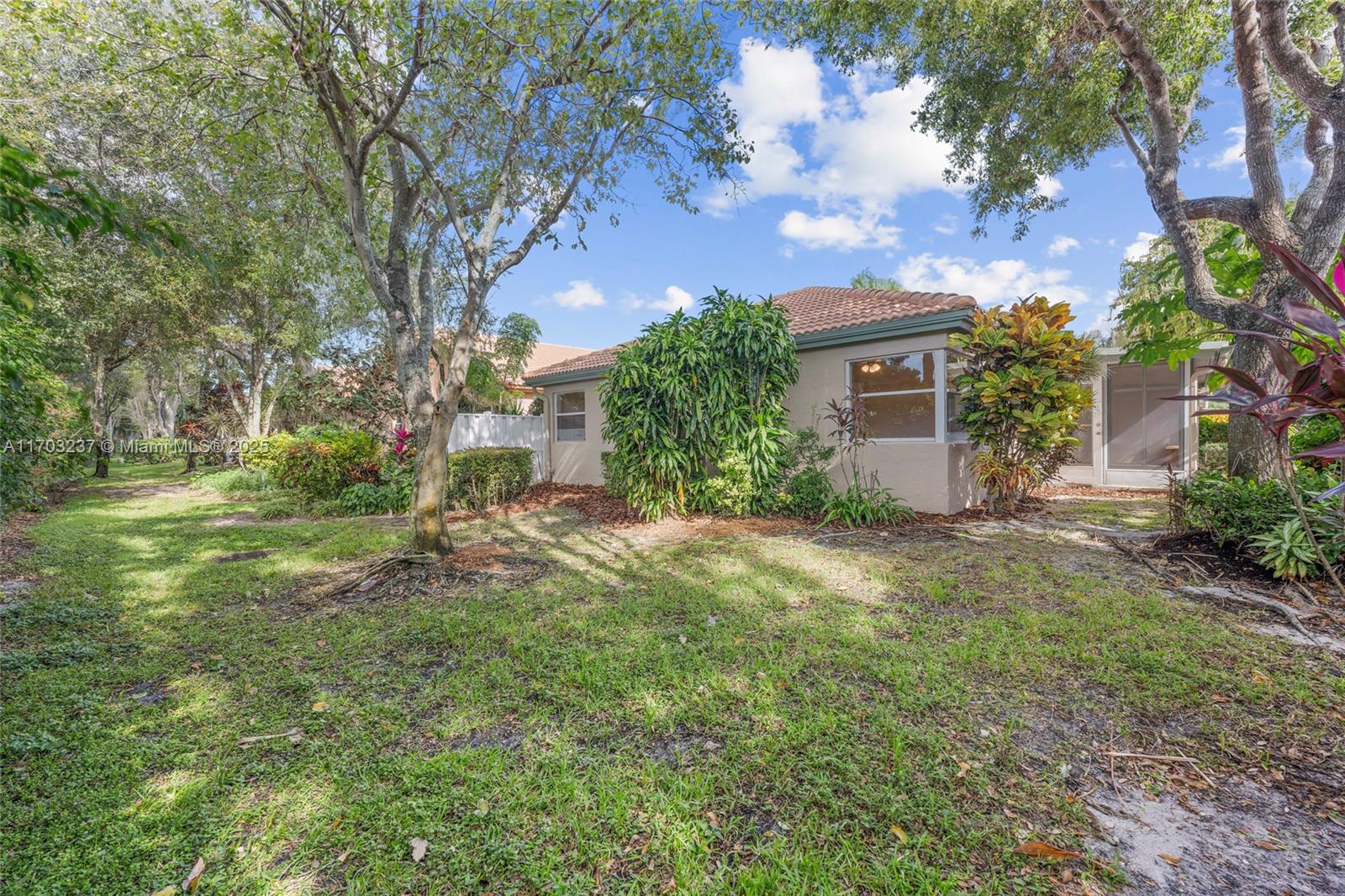 PALM ISLES - Residential