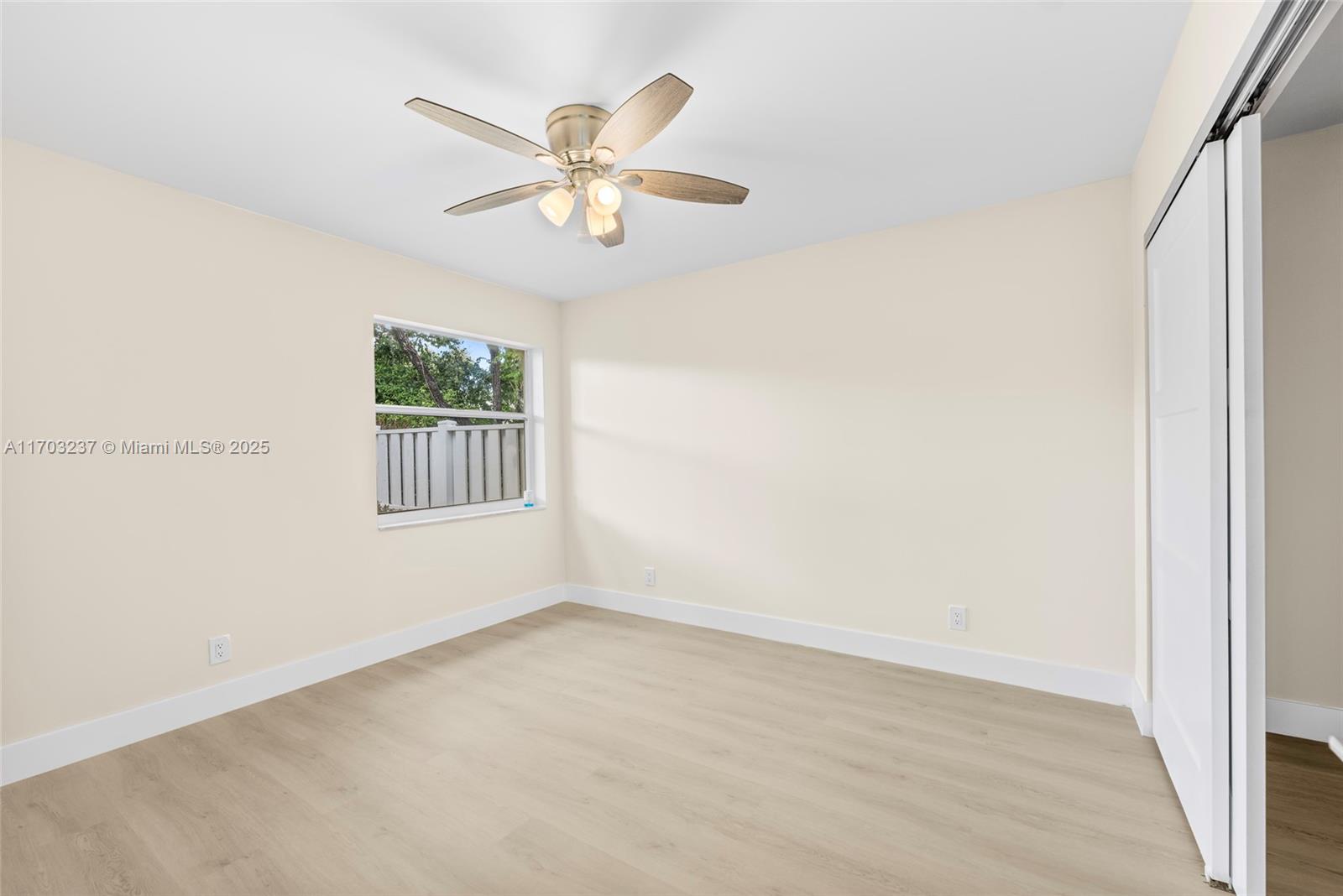 PALM ISLES - Residential
