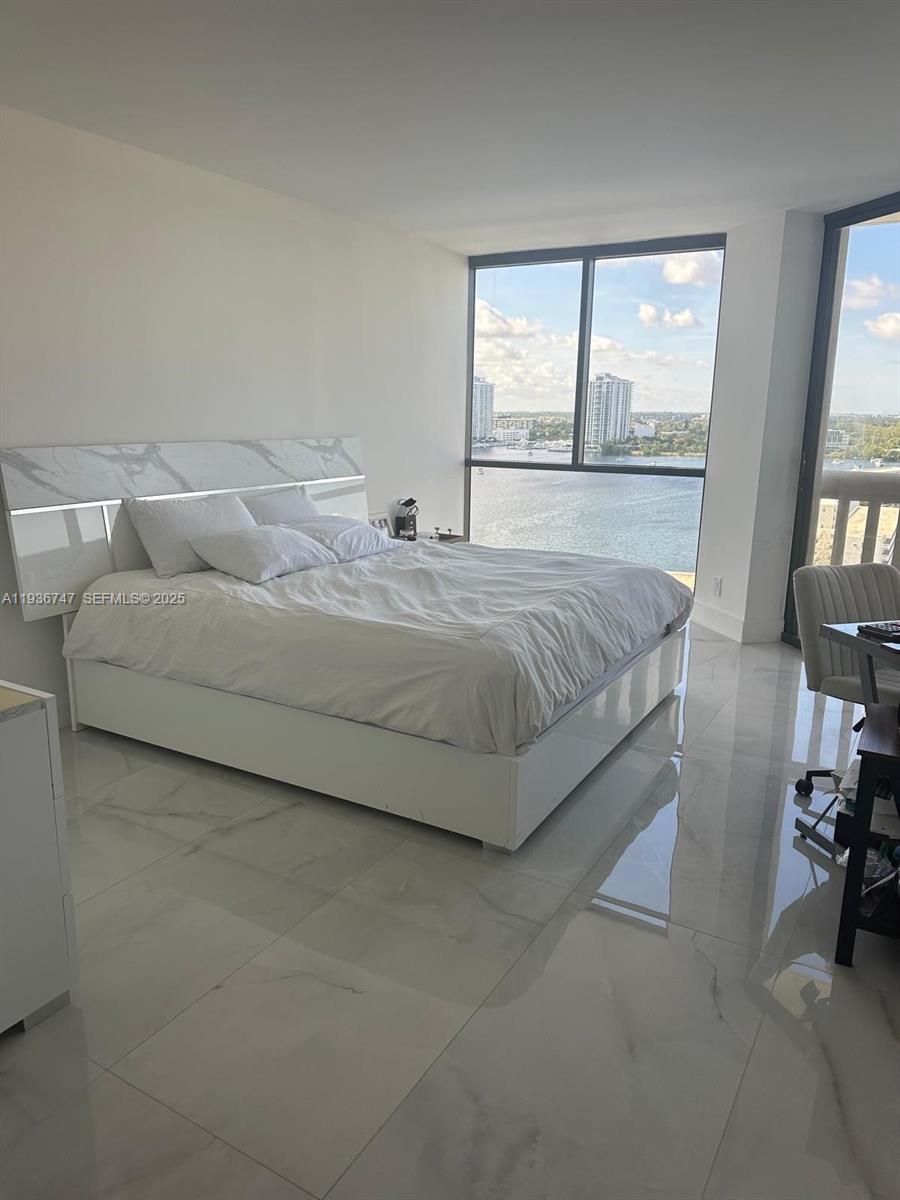 1000 ISL BLVD WILLIAMS IS - Residential