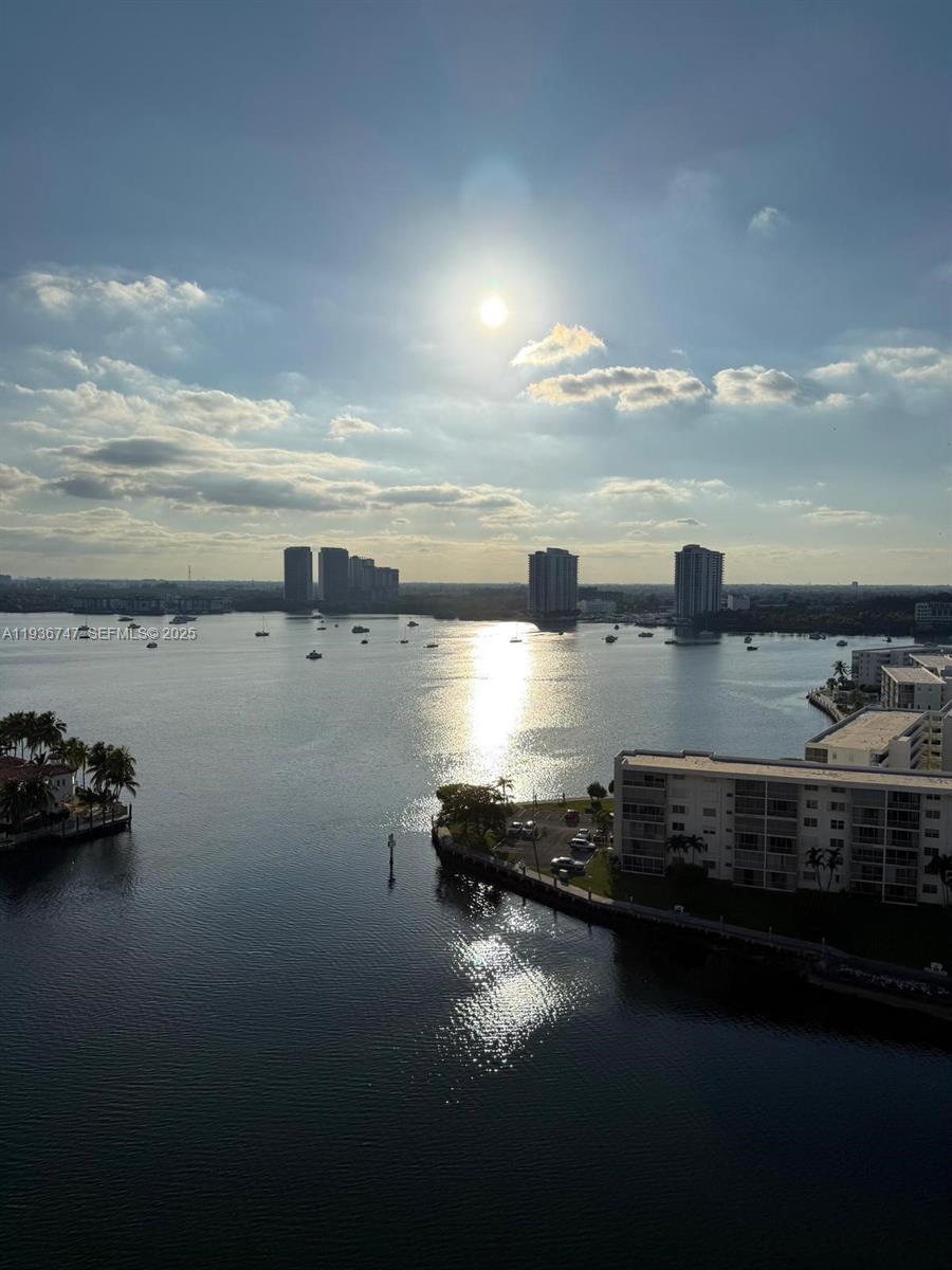 1000 ISL BLVD WILLIAMS IS - Residential