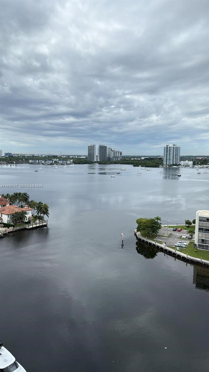 1000 ISL BLVD WILLIAMS IS - Residential