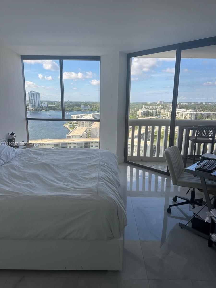 1000 ISL BLVD WILLIAMS IS - Residential