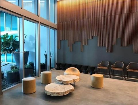 350 S Miami Ave 2011 Miami FL 33130