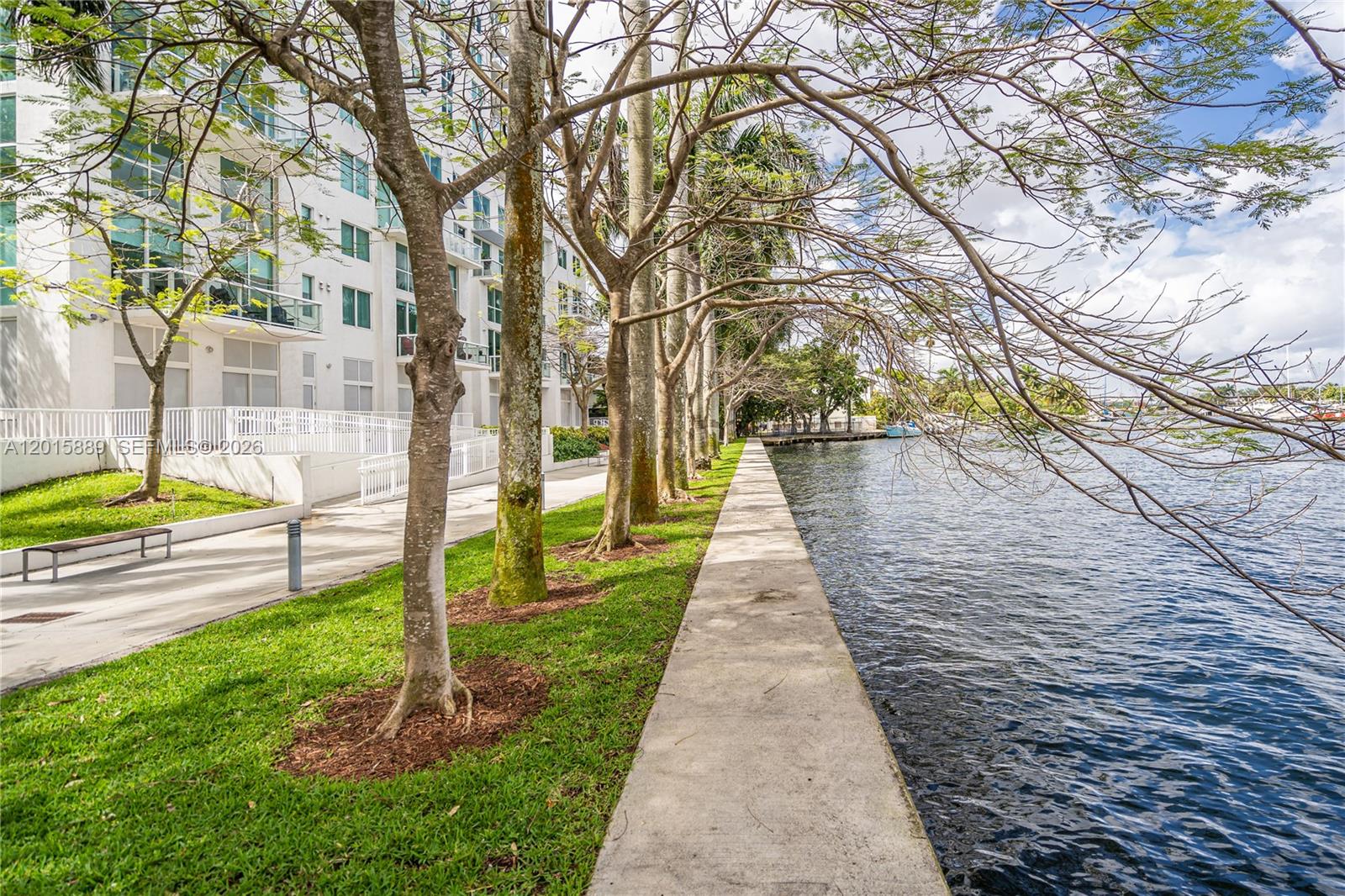TERRAZAS RIVERPARK VILLAG - Residential