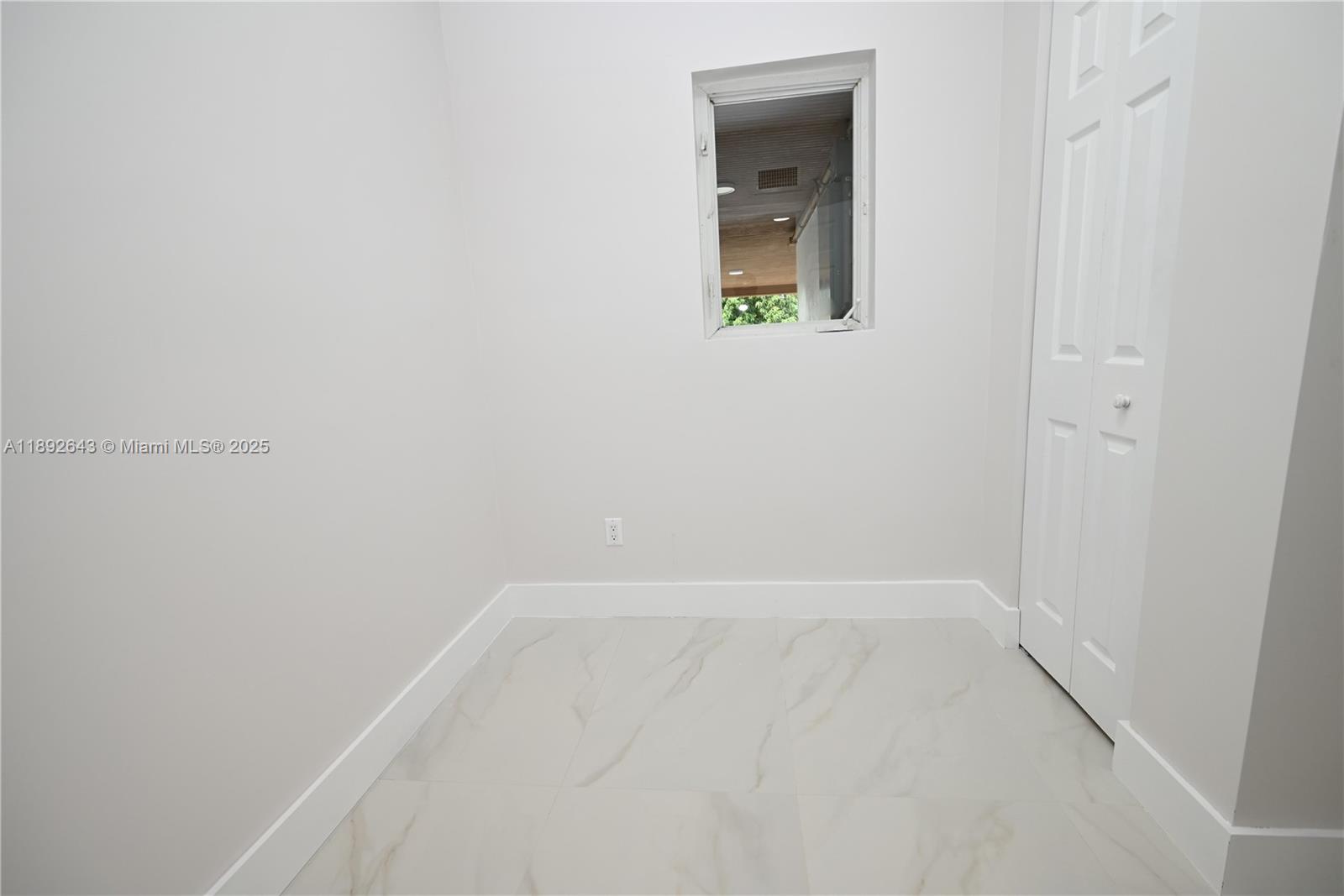 THE TROPICS AMD PL - Residential