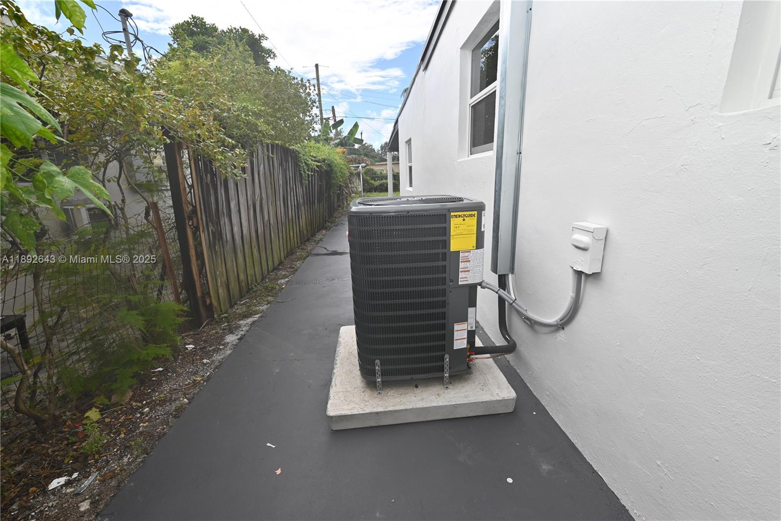 THE TROPICS AMD PL - Residential