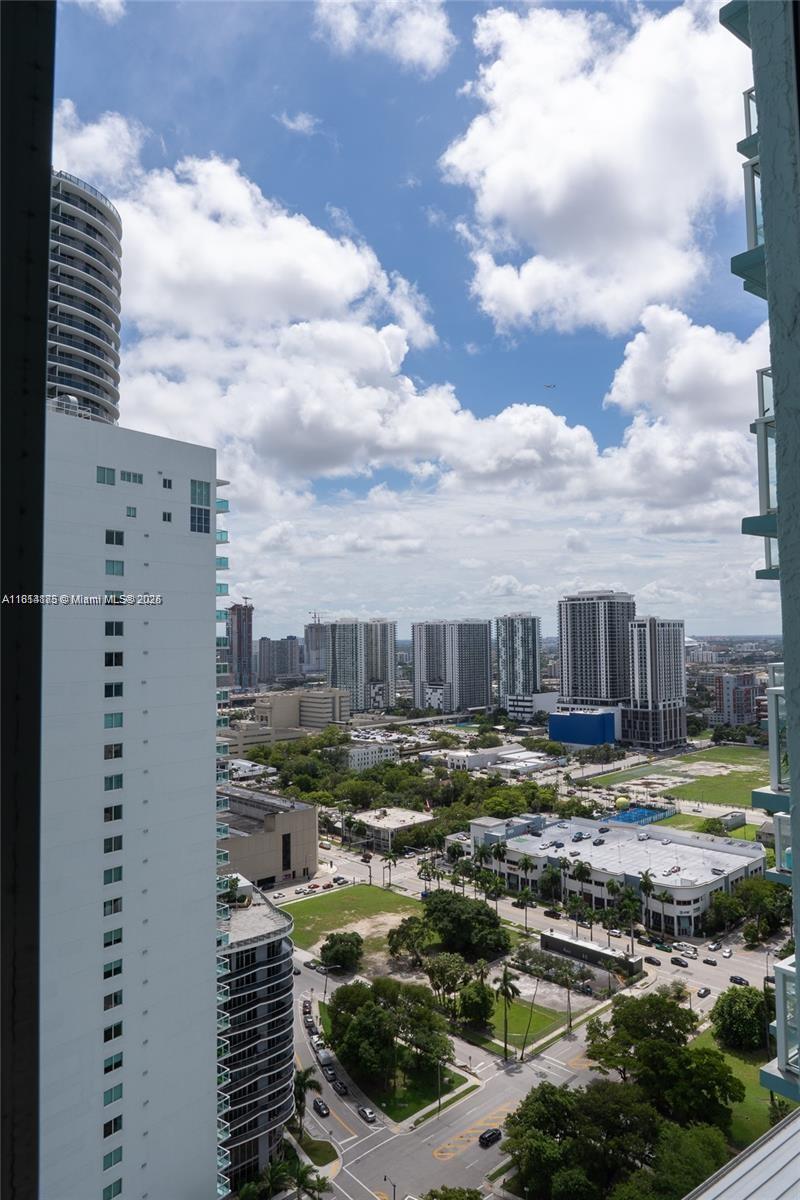 QUANTUM ON THE BAY CONDO - Residential