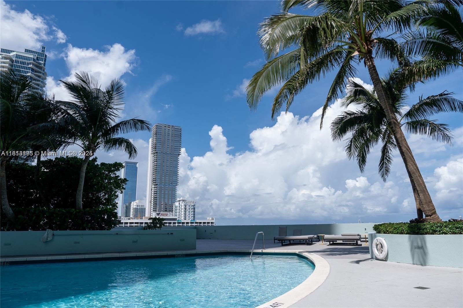 QUANTUM ON THE BAY CONDO - Residential