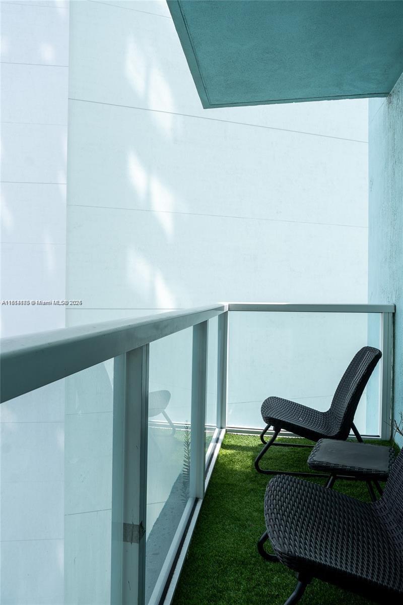 QUANTUM ON THE BAY CONDO - Residential