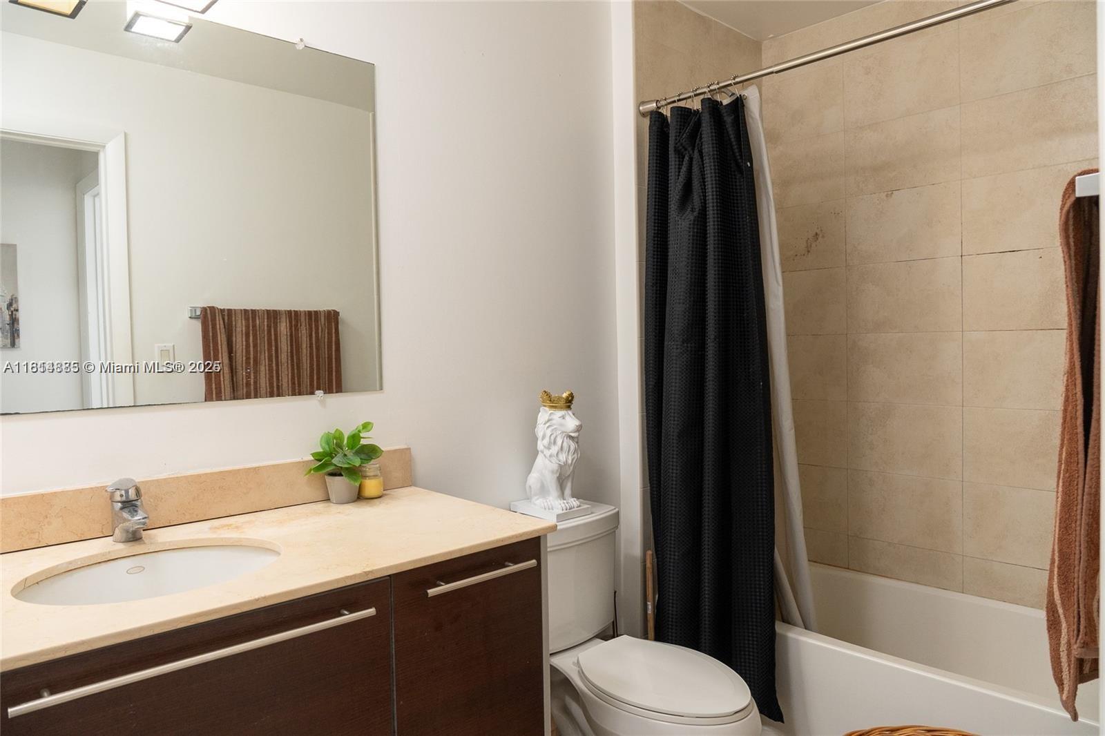 QUANTUM ON THE BAY CONDO - Residential