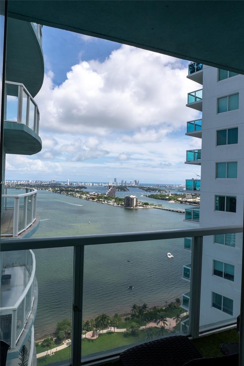 QUANTUM ON THE BAY CONDO - Residential