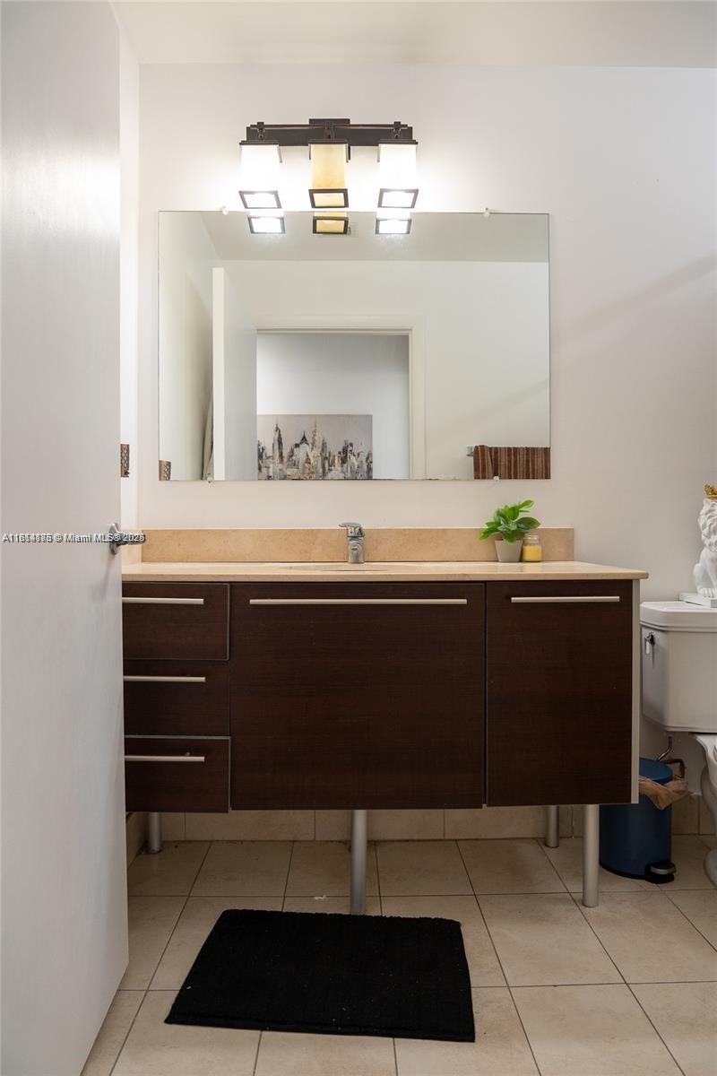 QUANTUM ON THE BAY CONDO - Residential