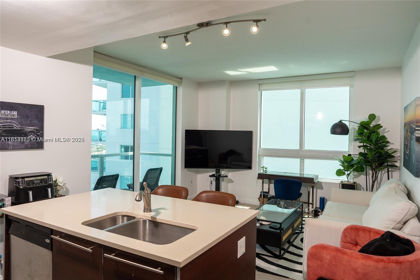 1900 N Bayshore Dr 3003