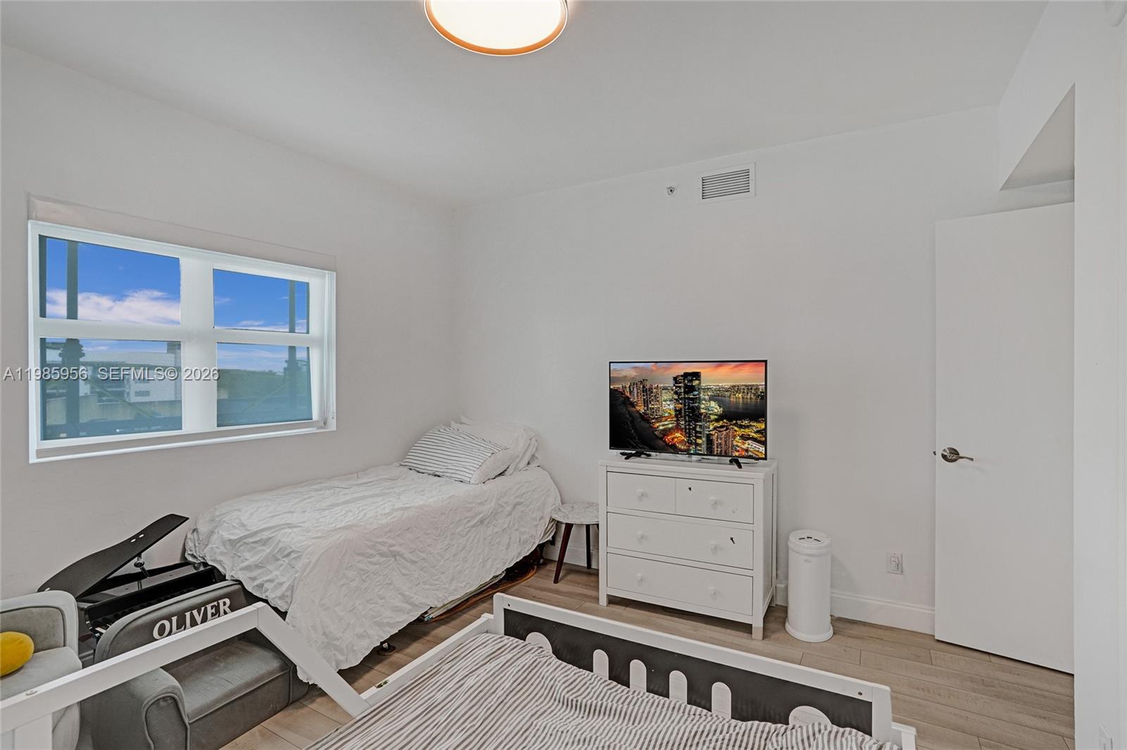 THE OAKS I CONDO - Residential