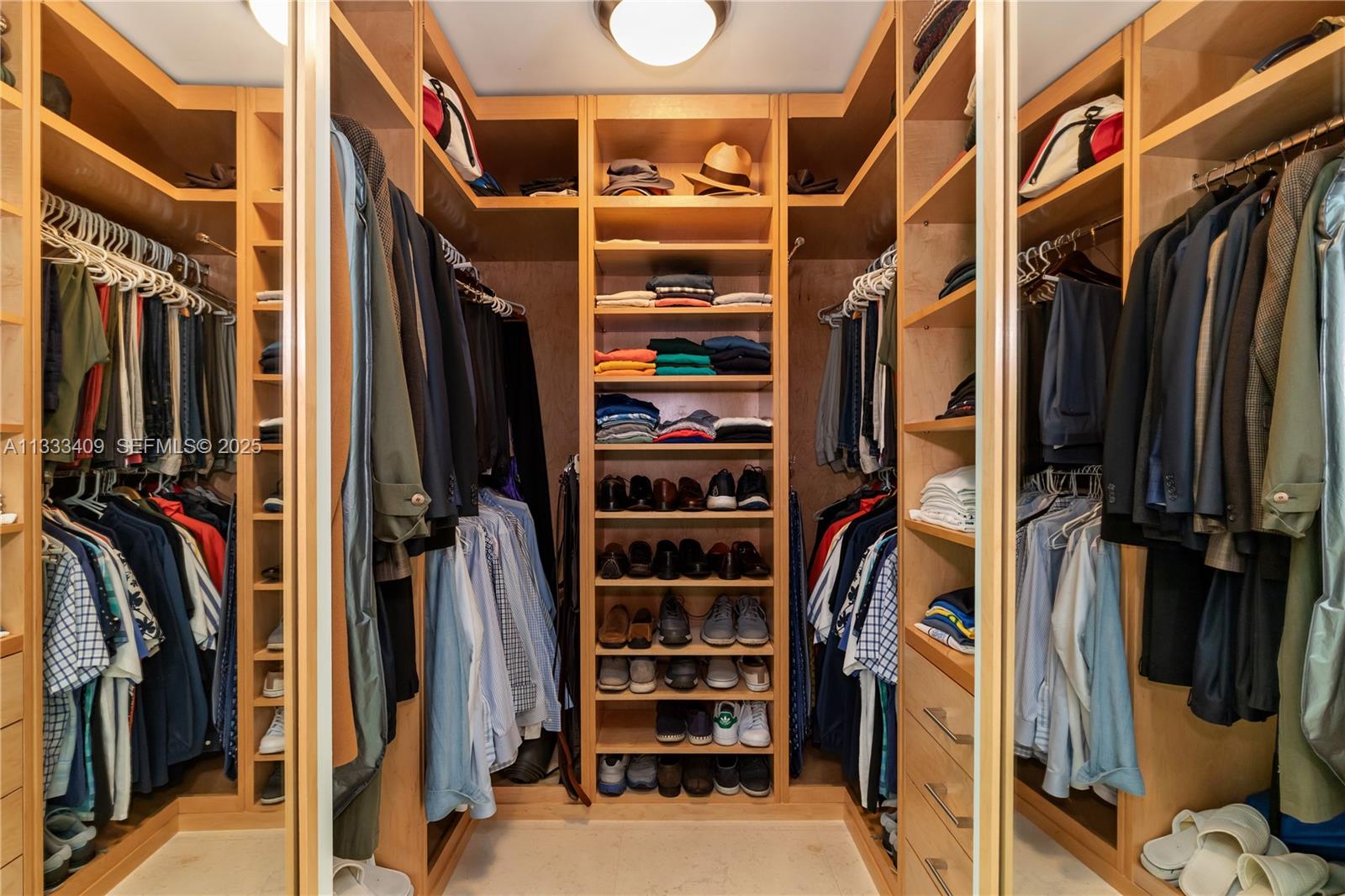 BEACON HARBOUR CONDO - Residential