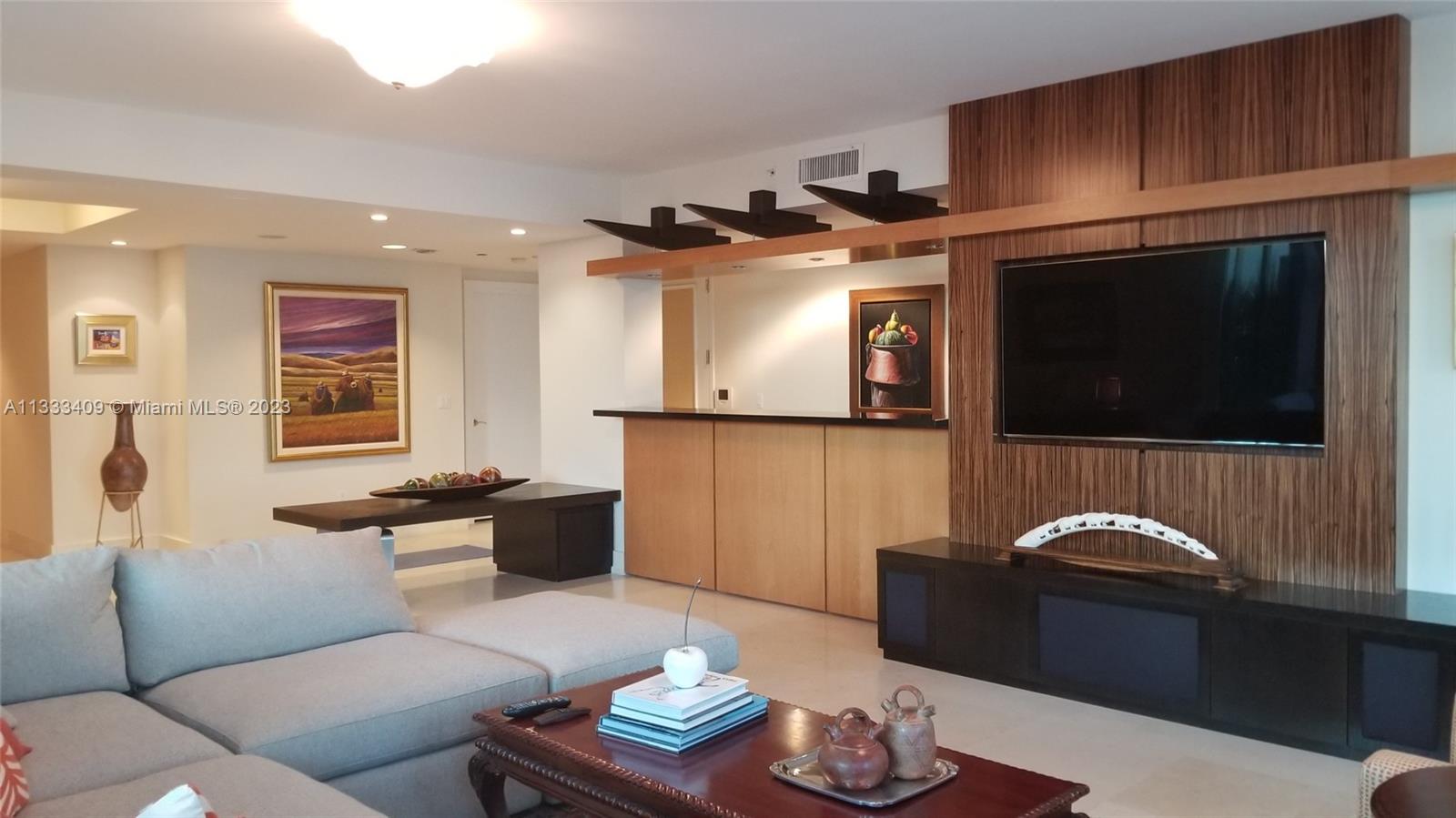 BEACON HARBOUR CONDO - Residential
