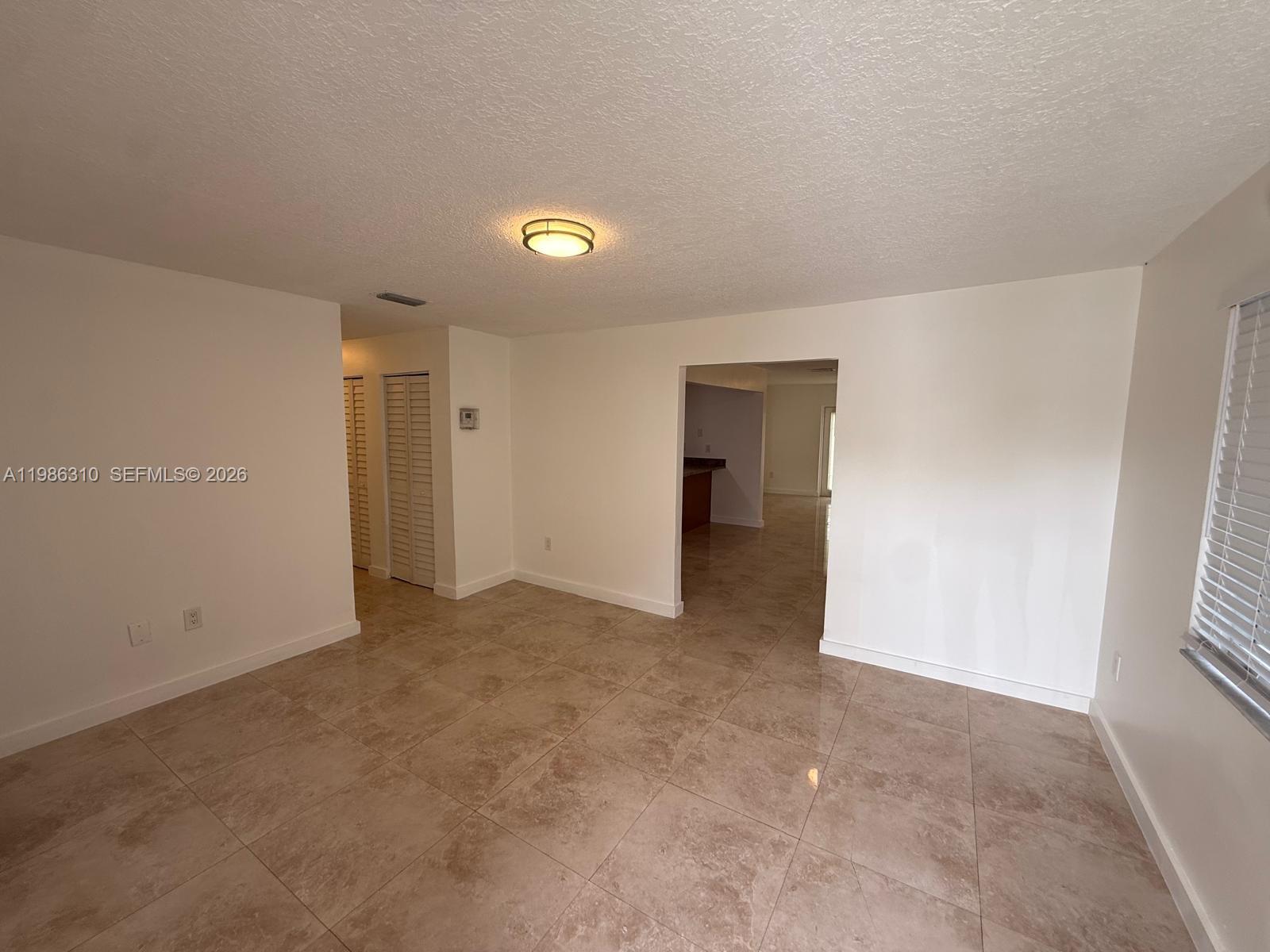 KENWOOD SUB - Residential Lease