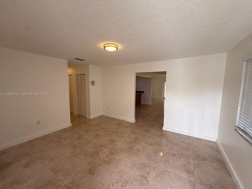 Beautiful 3 bedroom 2 bathroom located close to highway. Family oriented location, quite neighborhood.
New stove and refrigerator. Ready to move in, don’t wait it will go quickly. No pets.