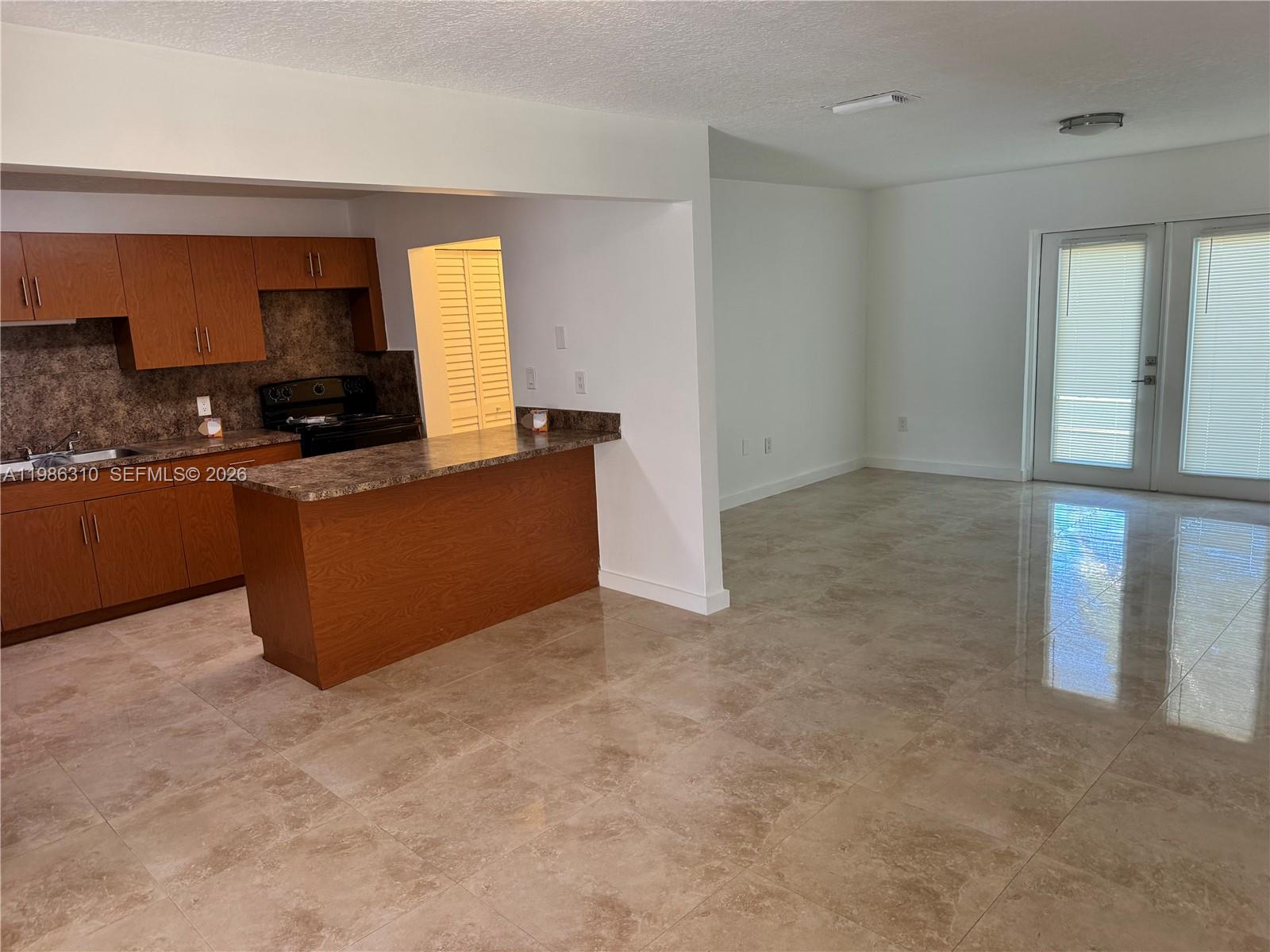 KENWOOD SUB - Residential Lease