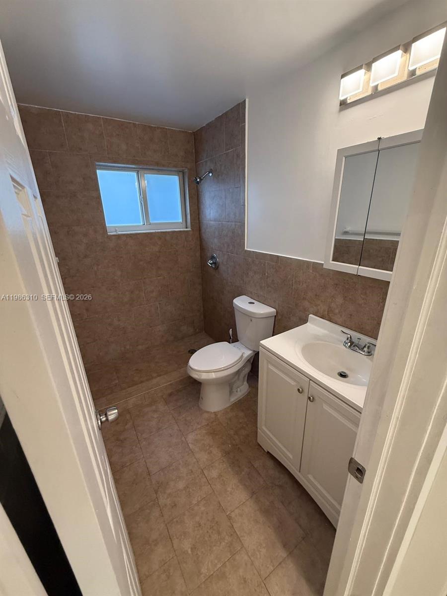 KENWOOD SUB - Residential Lease