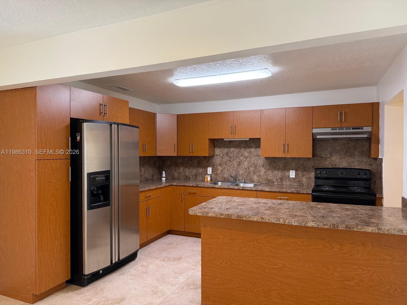 KENWOOD SUB - Residential Lease