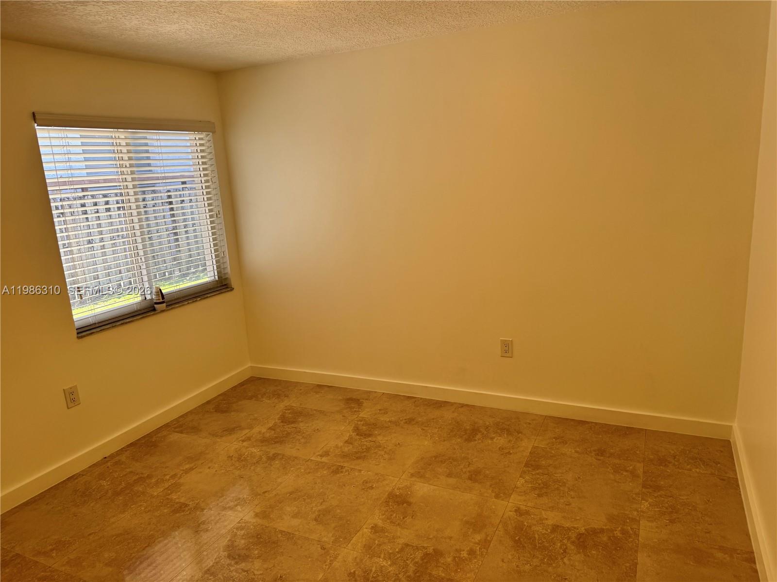 KENWOOD SUB - Residential Lease