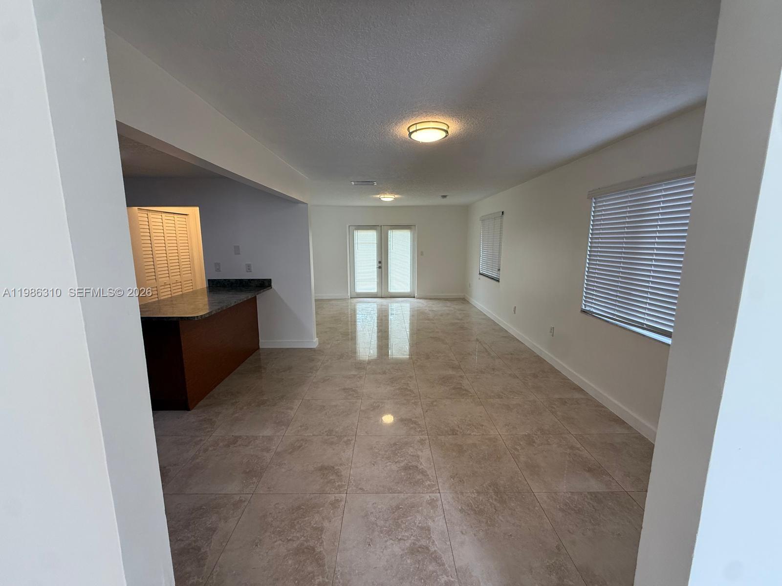 KENWOOD SUB - Residential Lease