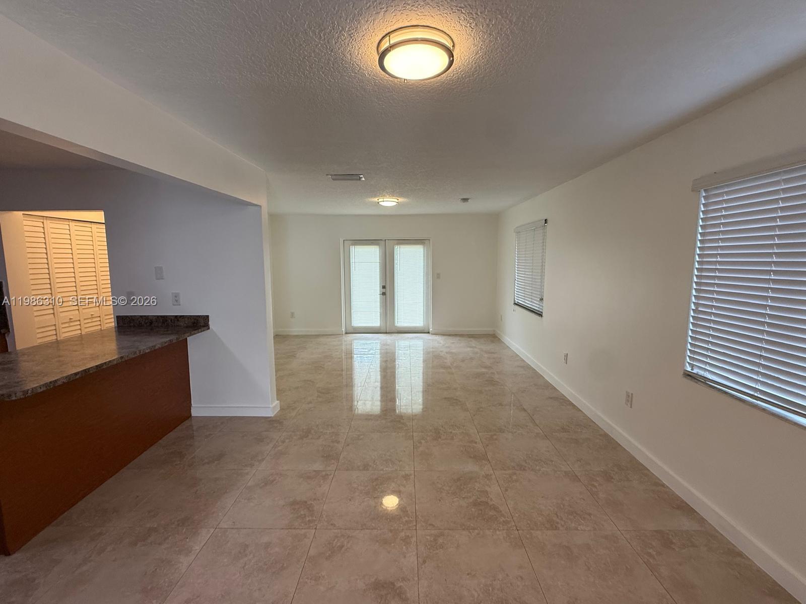 KENWOOD SUB - Residential Lease