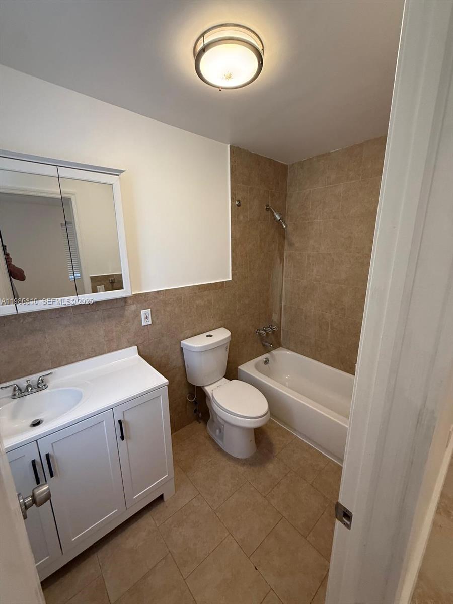 KENWOOD SUB - Residential Lease