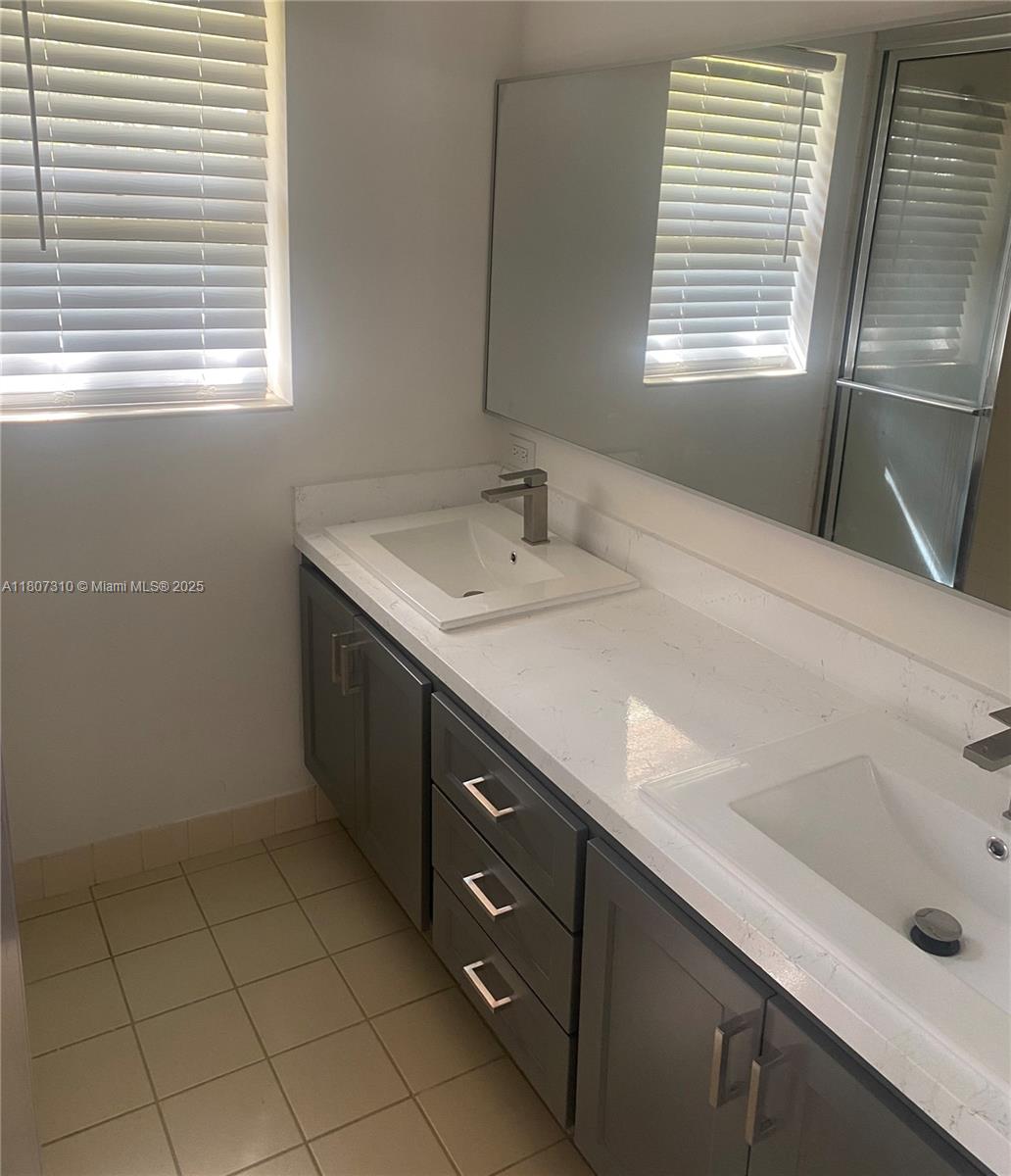 3107 Kingston Ct