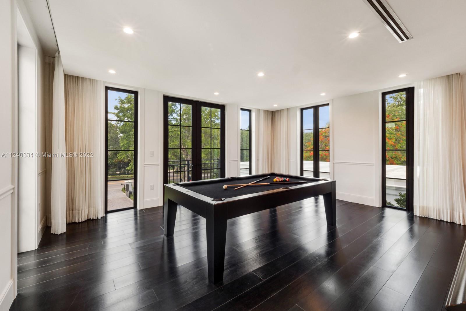 SNAPPER CREEK LAKES SUB - Residential