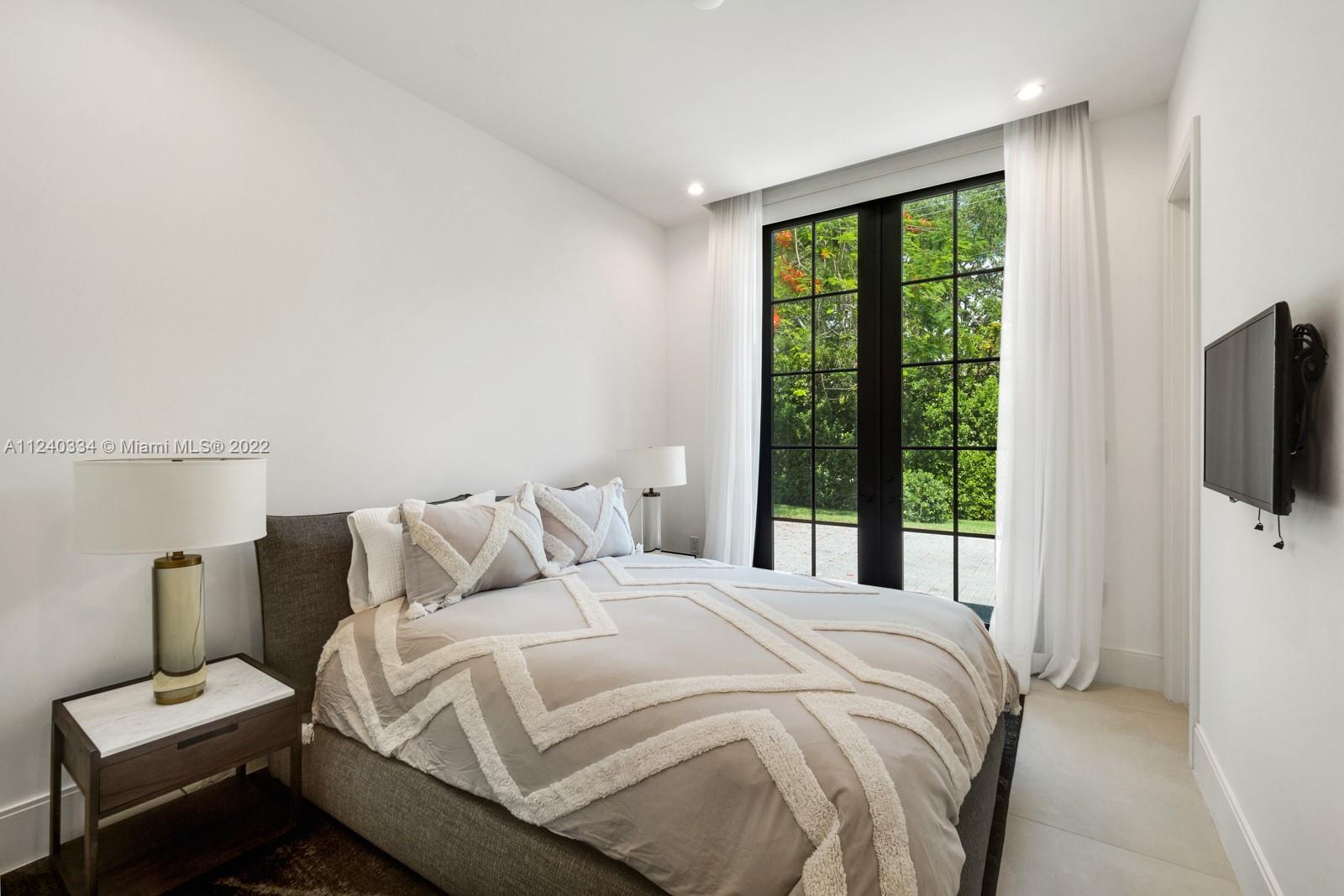 SNAPPER CREEK LAKES SUB - Residential