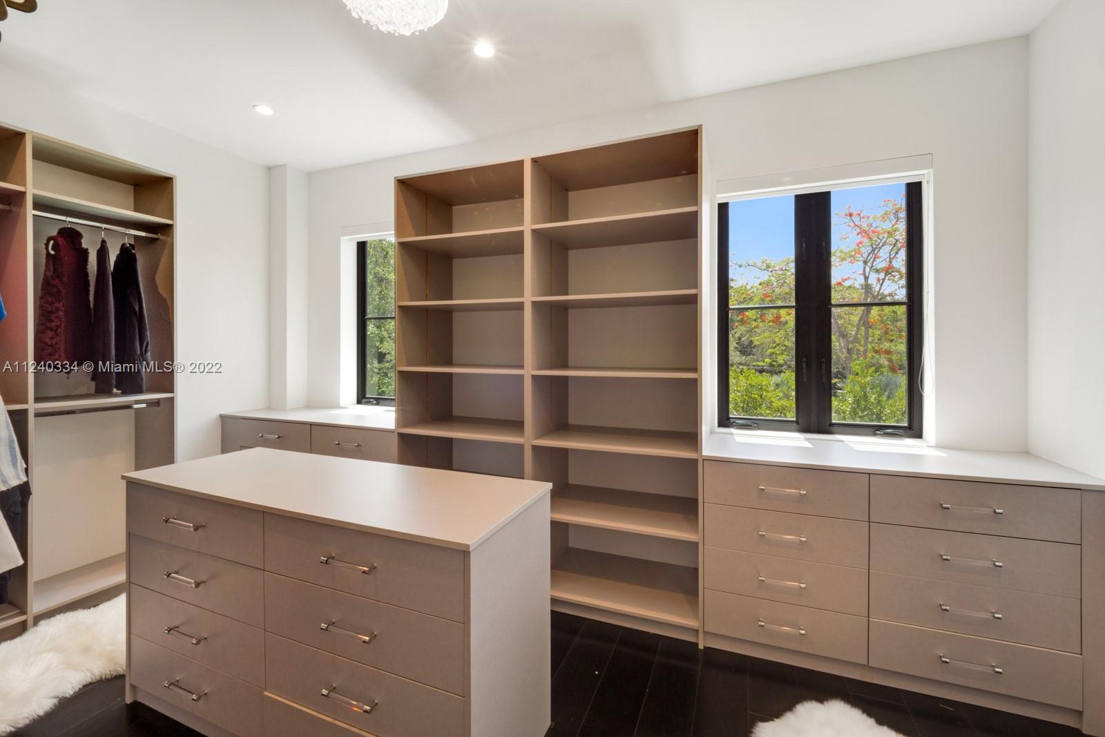 SNAPPER CREEK LAKES SUB - Residential