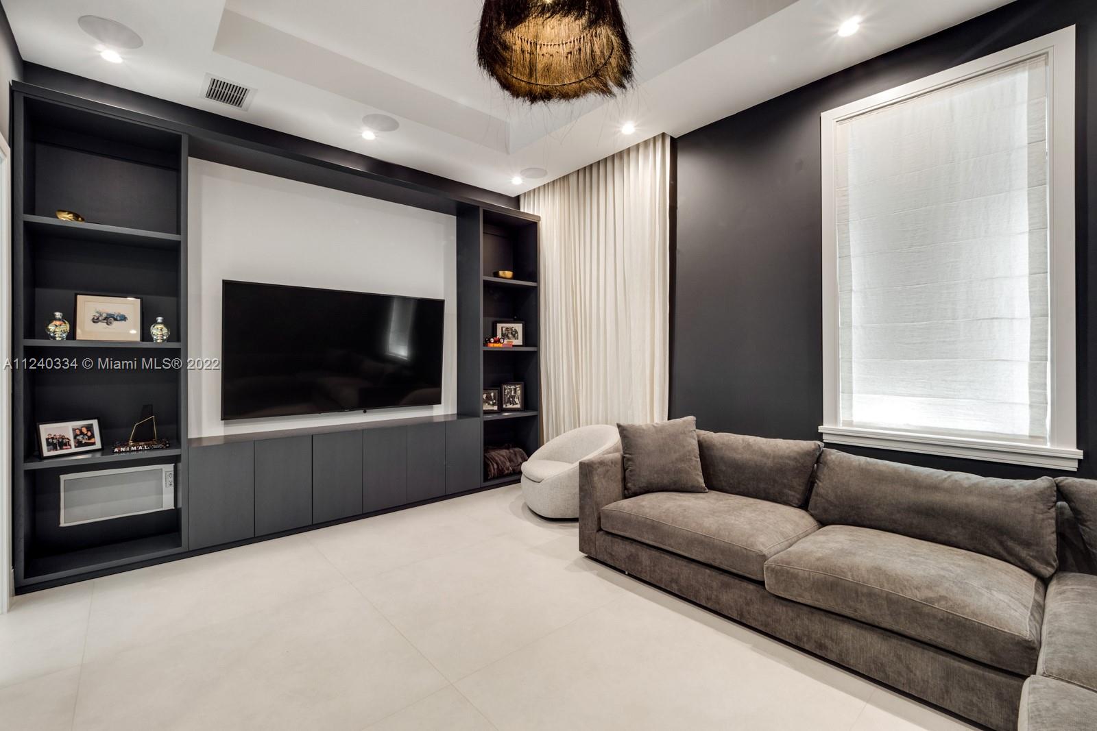 SNAPPER CREEK LAKES SUB - Residential