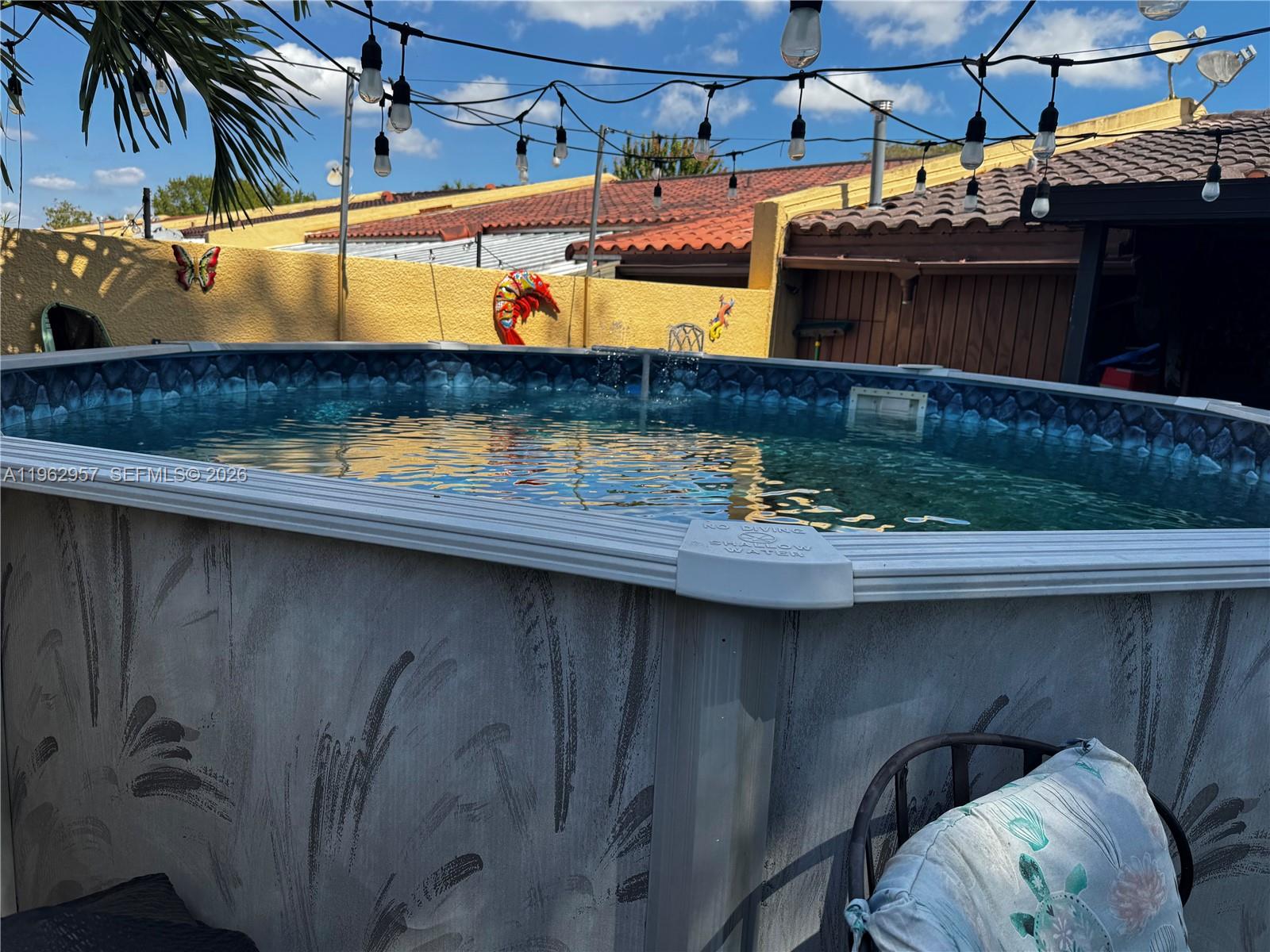 KENDALE LAKES WEST TOWNHO - Residential