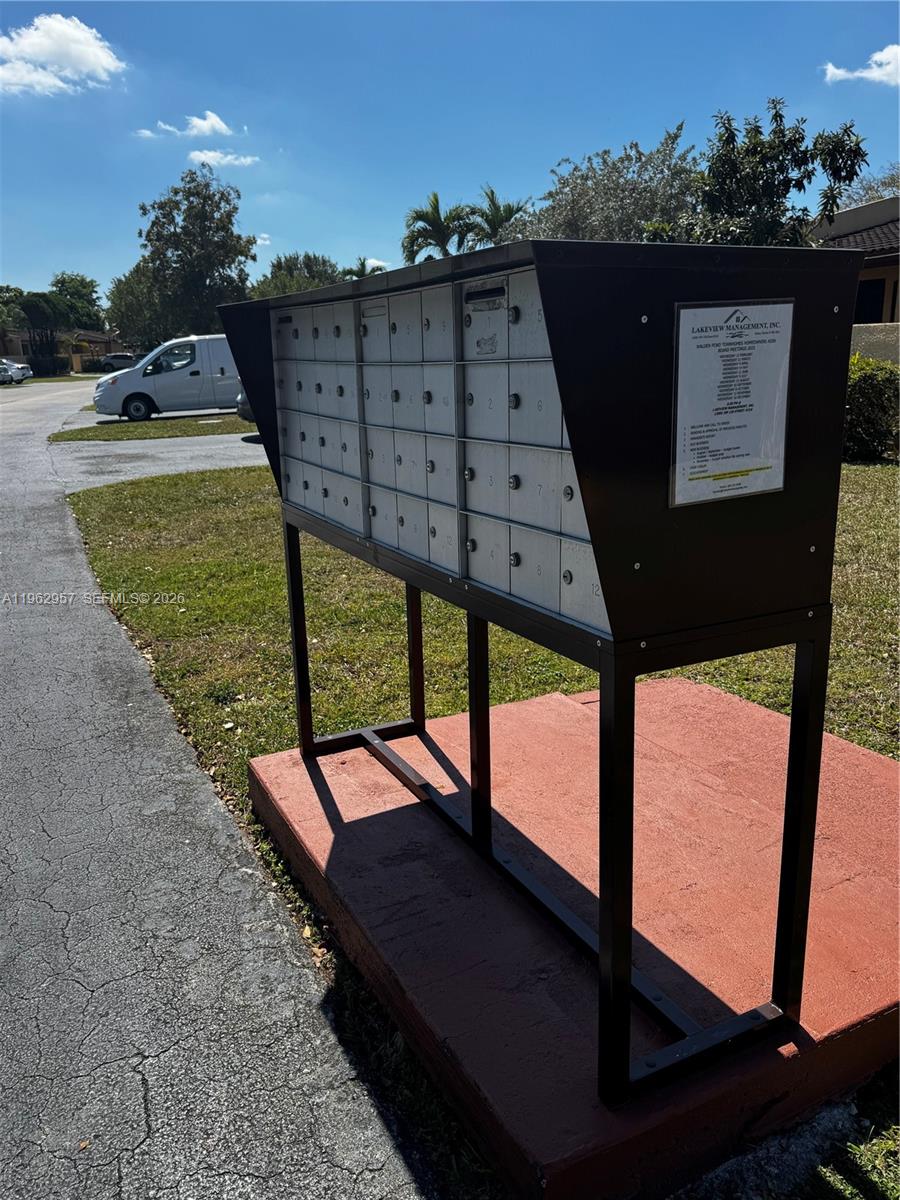 KENDALE LAKES WEST TOWNHO - Residential